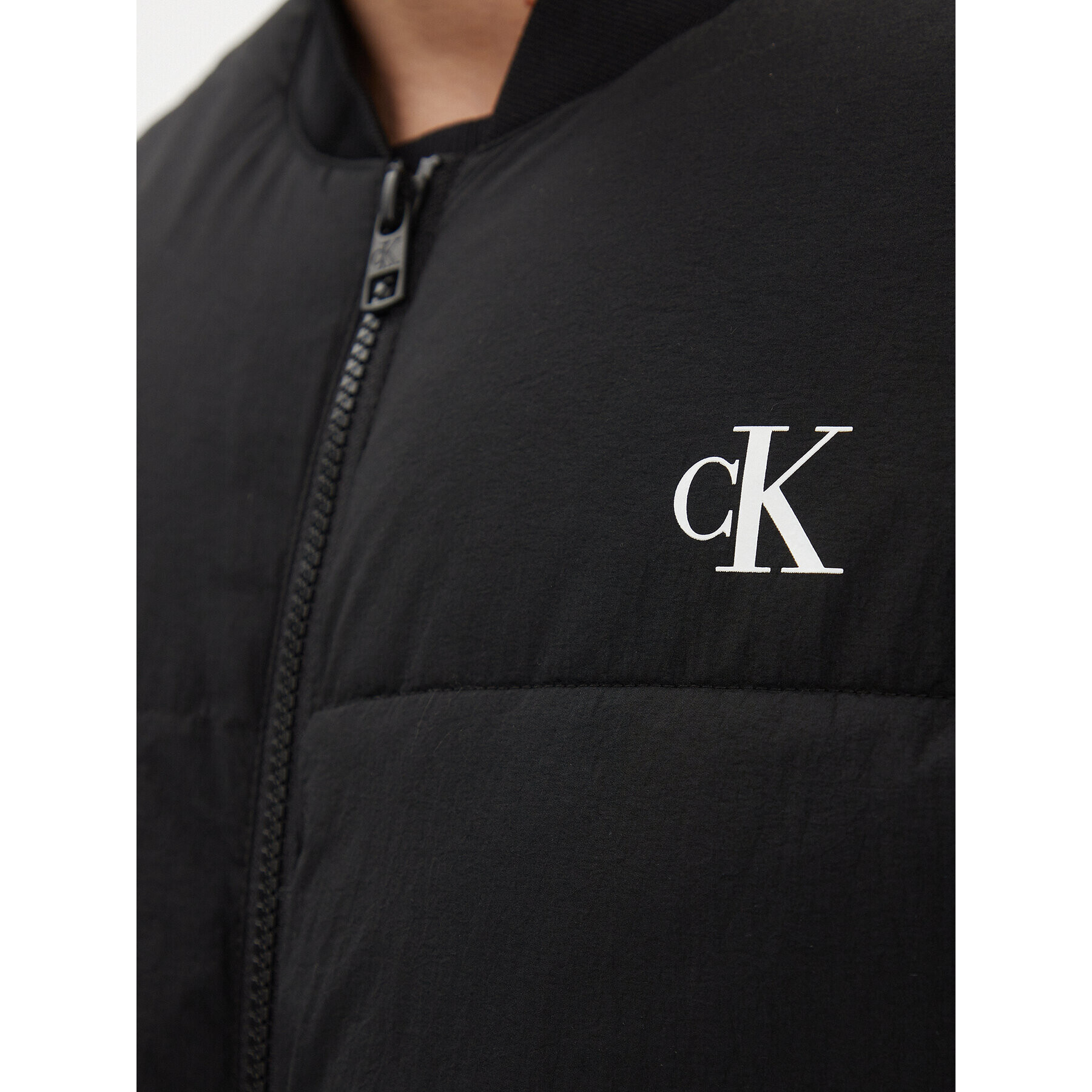 Calvin Klein Jeans Пухено яке J30J324072 Черен Regular Fit - Pepit.bg
