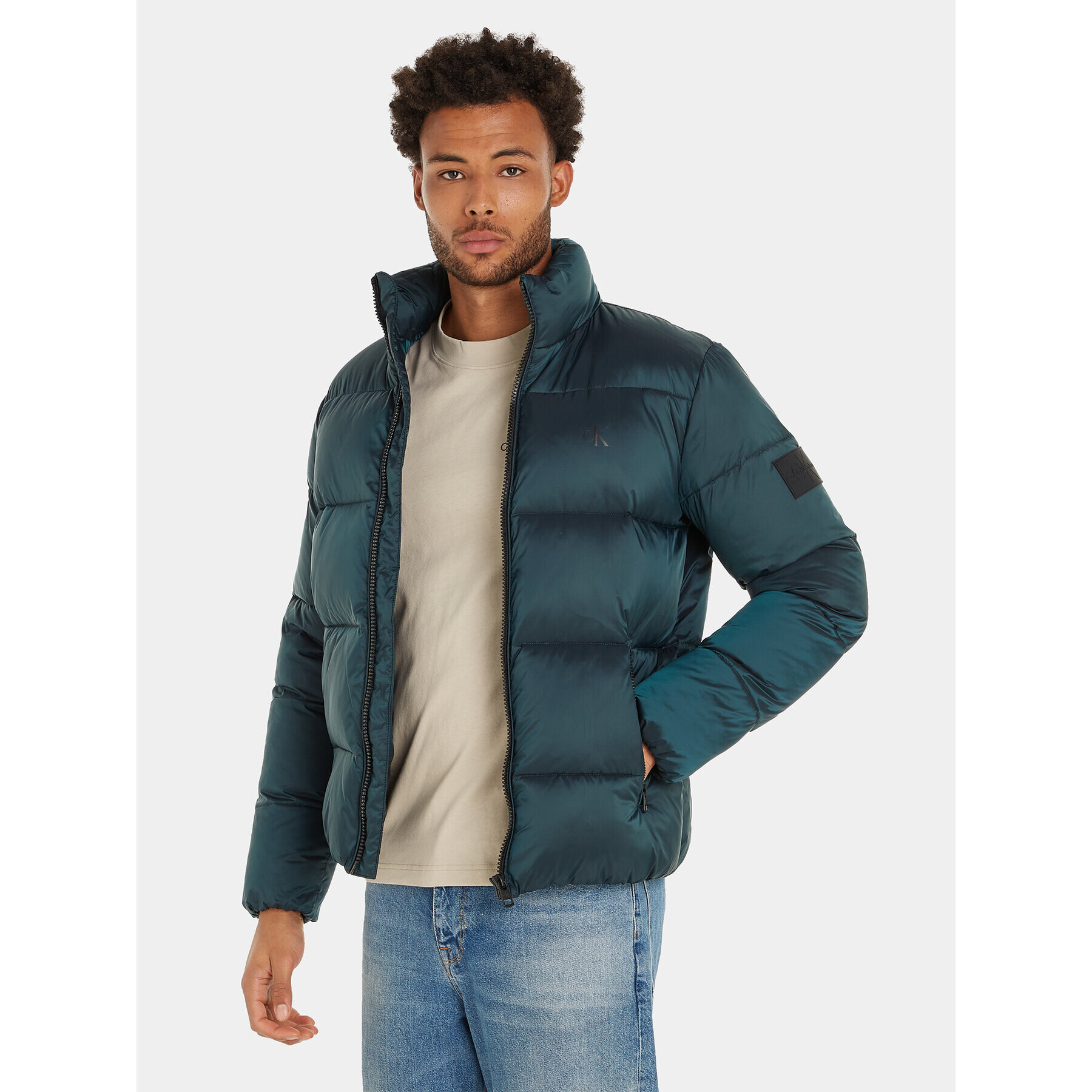 Calvin Klein Jeans Пухено яке J30J324081 Син Regular Fit - Pepit.bg