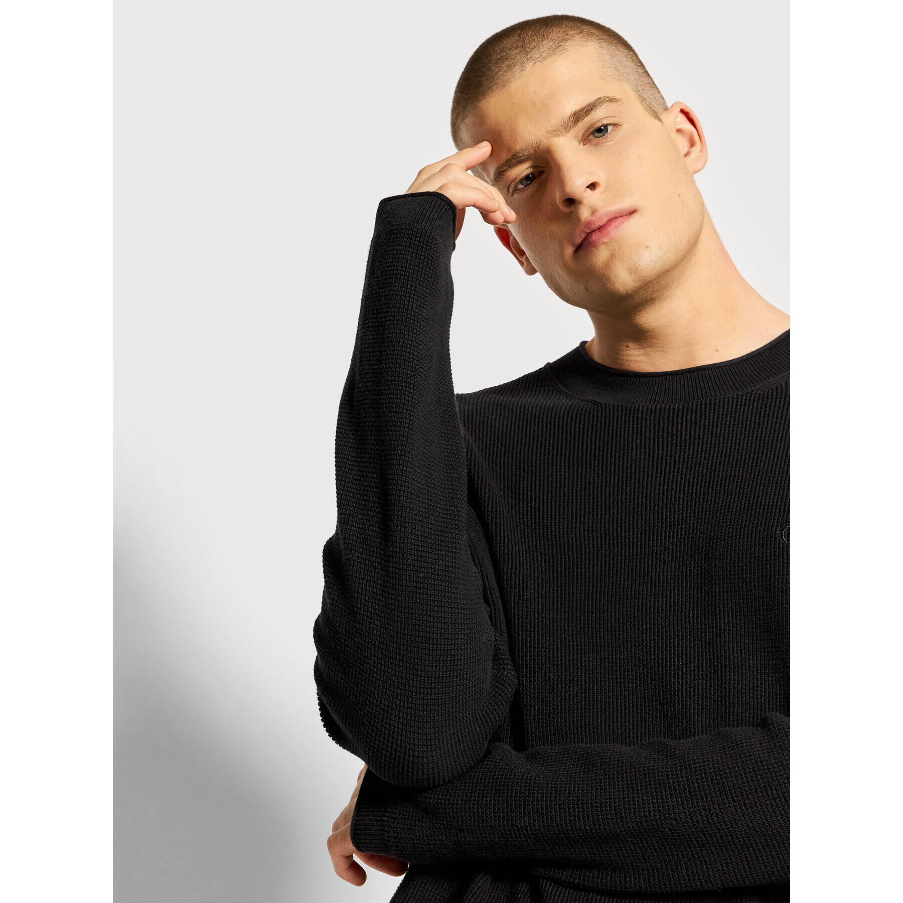 Calvin Klein Jeans Пуловер J30J318184 Черен Regular Fit - Pepit.bg