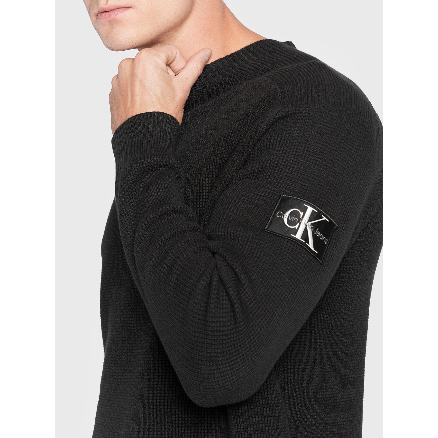 Calvin Klein Jeans Пуловер J30J321692 Черен Relaxed Fit - Pepit.bg