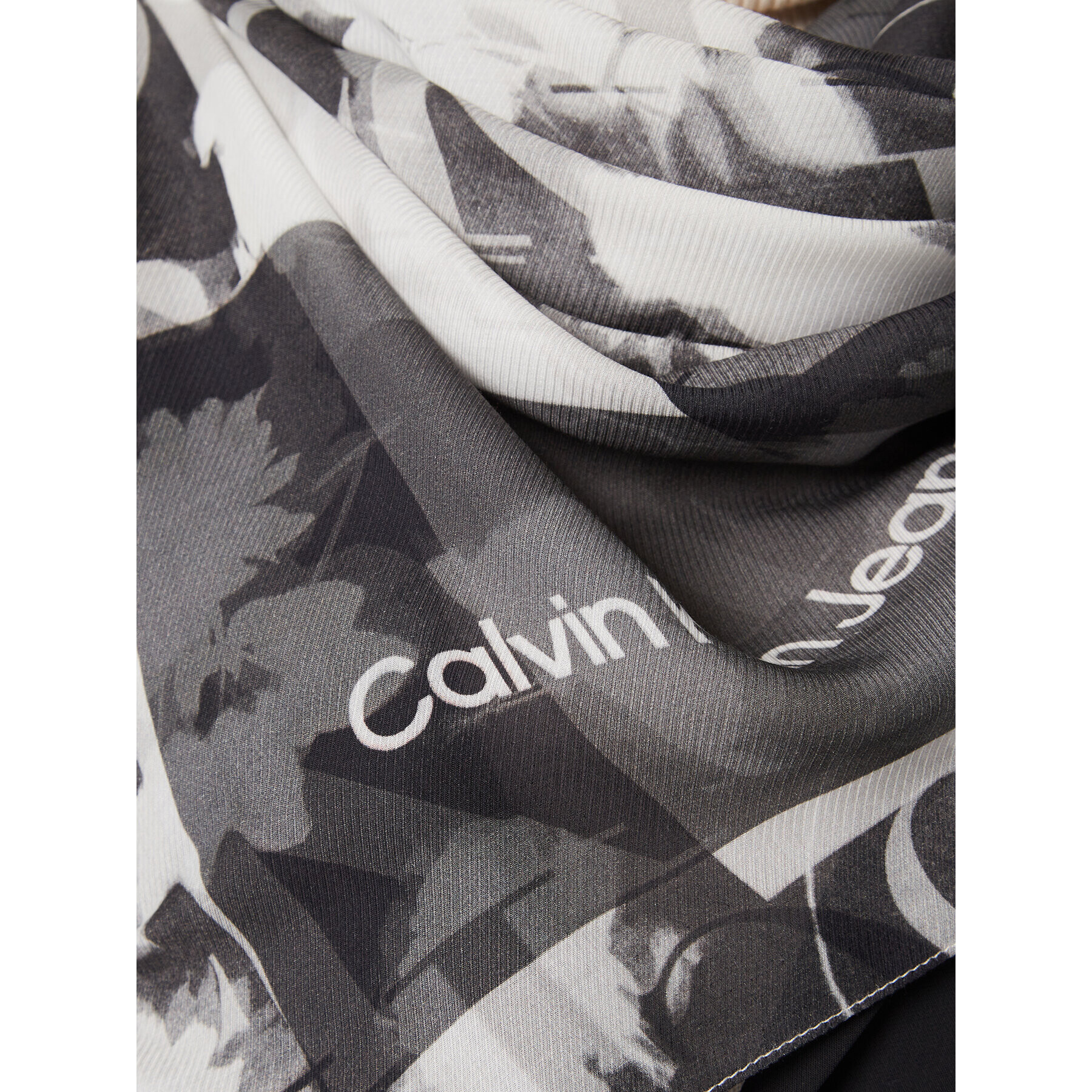 Calvin Klein Jeans Шал Flower K60K610379 Сив - Pepit.bg