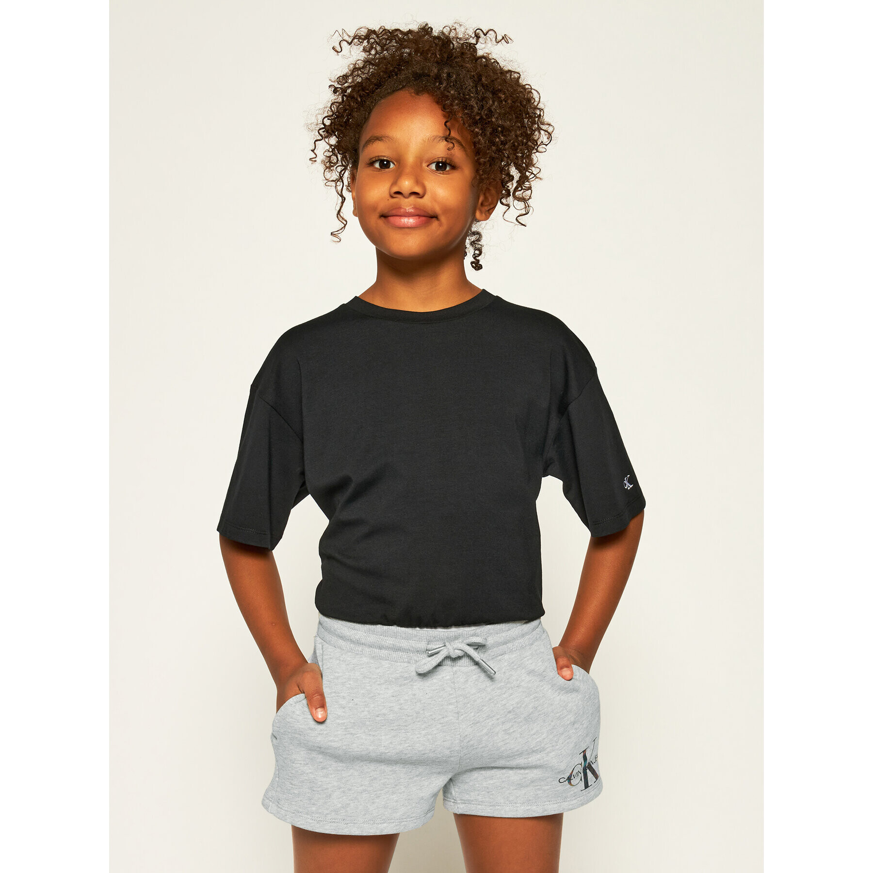 Calvin Klein Jeans Шорти от плат Small Monogram IG0IG00542 Сив Regular Fit - Pepit.bg