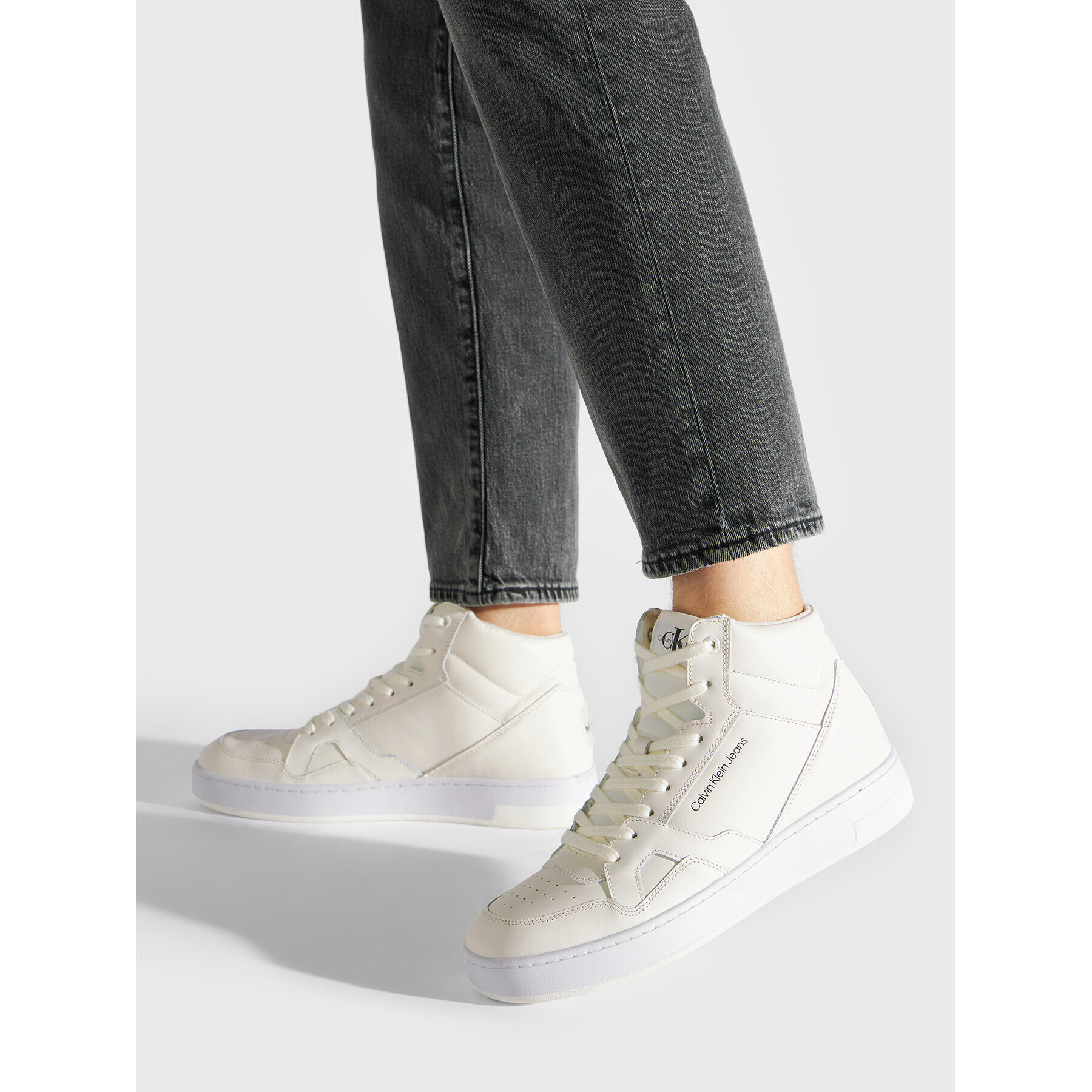 Calvin Klein Jeans Сникърси Basket Cups Laceup High YM0YM00498 Бежов - Pepit.bg