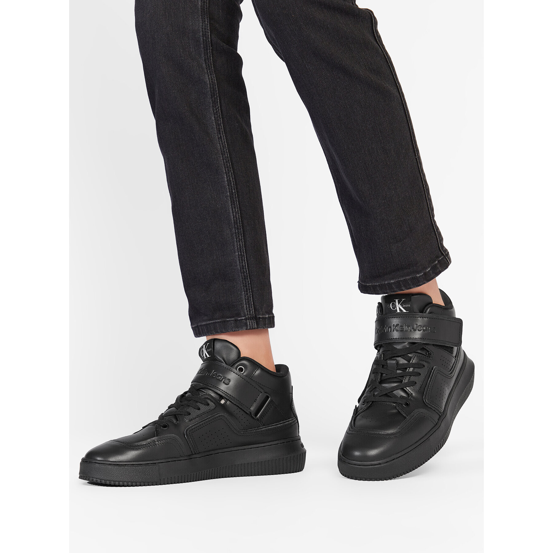 Calvin Klein Jeans Сникърси Chunky Cupsole Laceup Mid Lth-Pu YM0YM004260 Черен - Pepit.bg