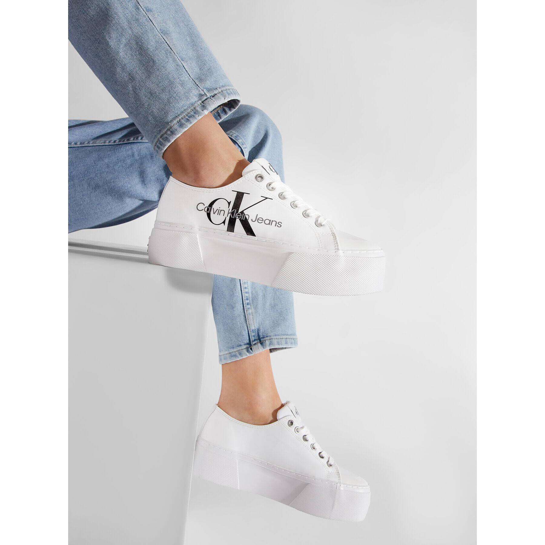 Calvin Klein Jeans Сникърси Flatform Vulcanized Extra 1 YW0YW00493 Бял - Pepit.bg