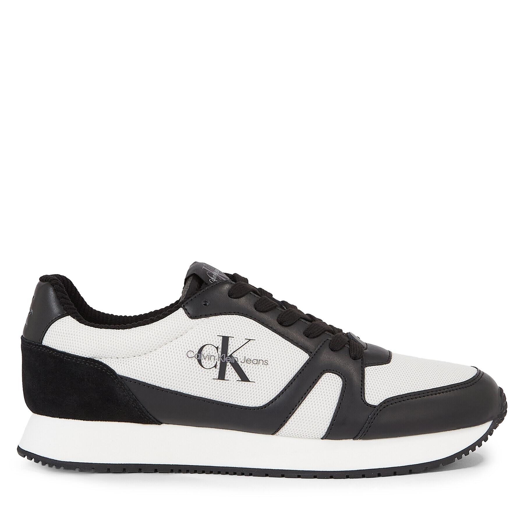 Calvin Klein Jeans Сникърси Retro Runner Low Lace Up Cut Out YM0YM00816 Черен - Pepit.bg