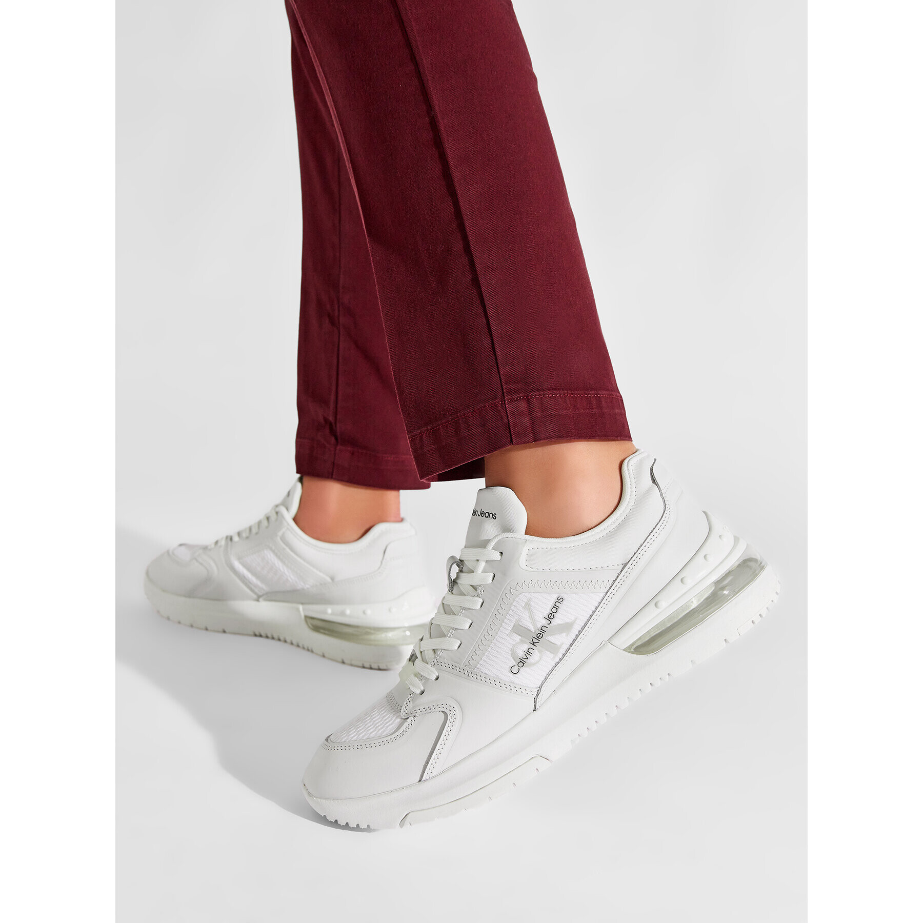 Calvin Klein Jeans Сникърси Sporty Runner Comfair Laceup Lth YM0YM00421 Бял - Pepit.bg