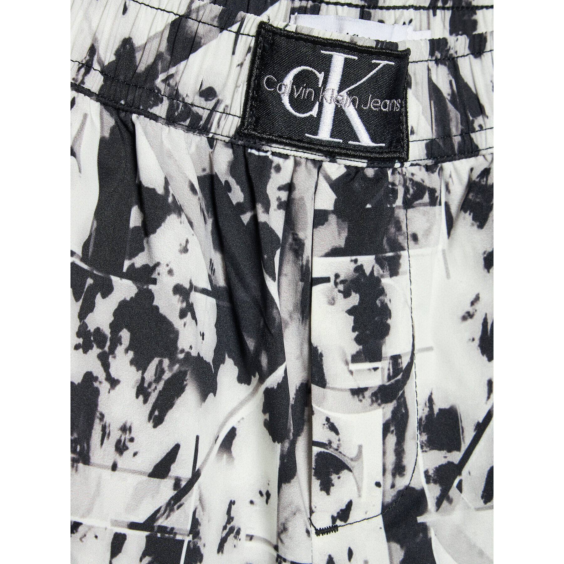 Calvin Klein Jeans Спортни шорти Active IB0IB01501 Бежов Regular Fit - Pepit.bg