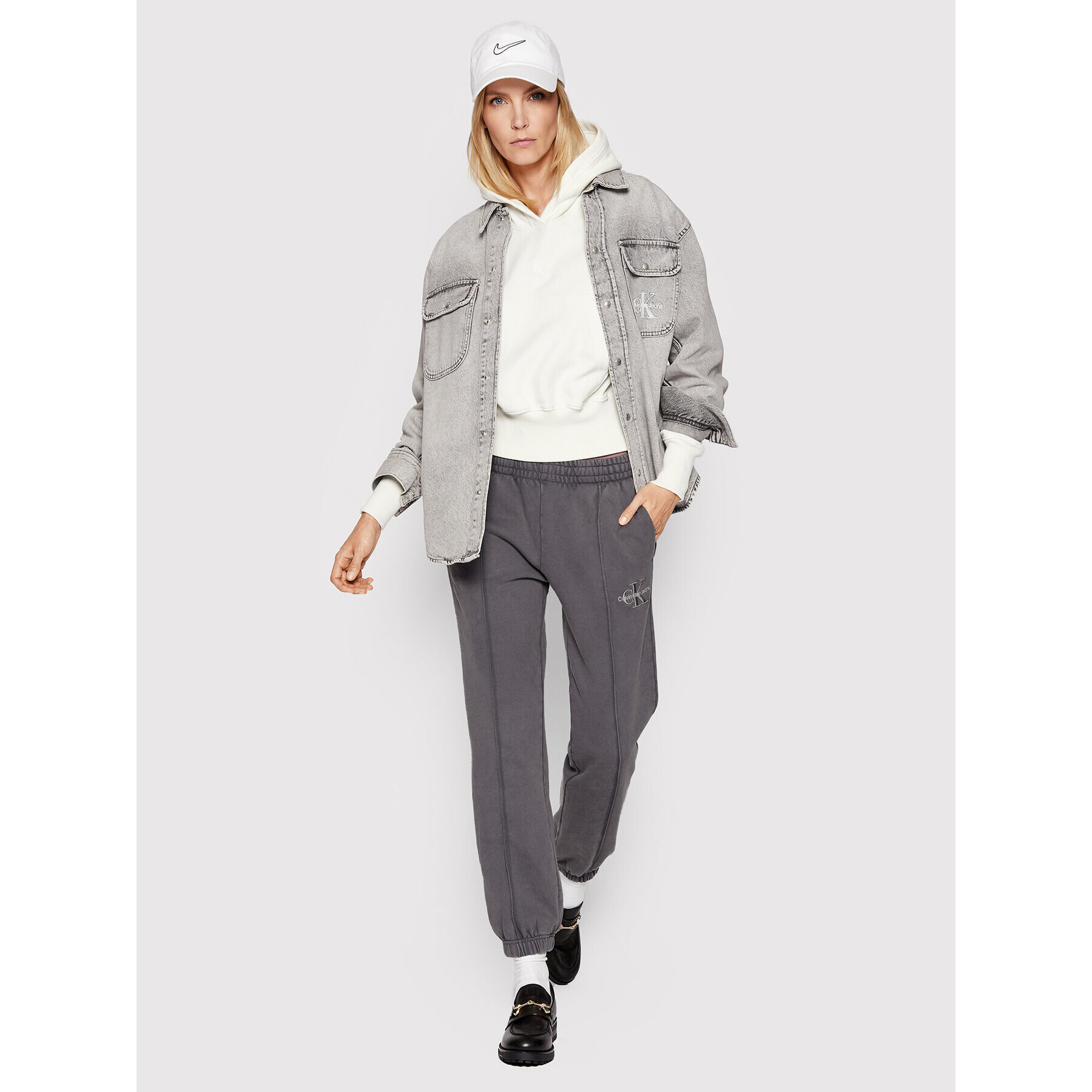 Calvin Klein Jeans Суитшърт J20J217738 Бежов Relaxed Fit - Pepit.bg