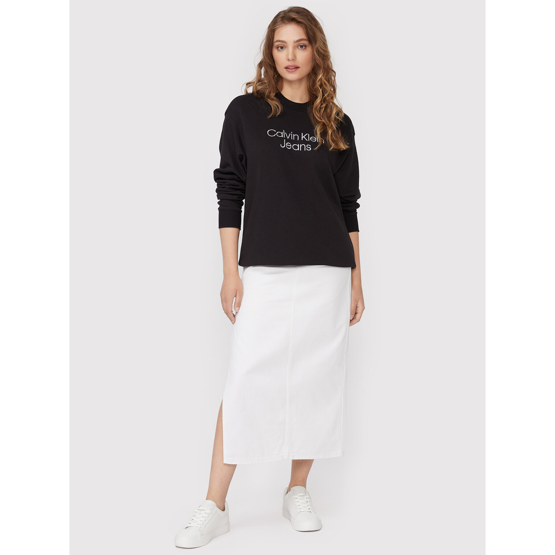 Calvin Klein Jeans Суитшърт J20J218729 Черен Regular Fit - Pepit.bg