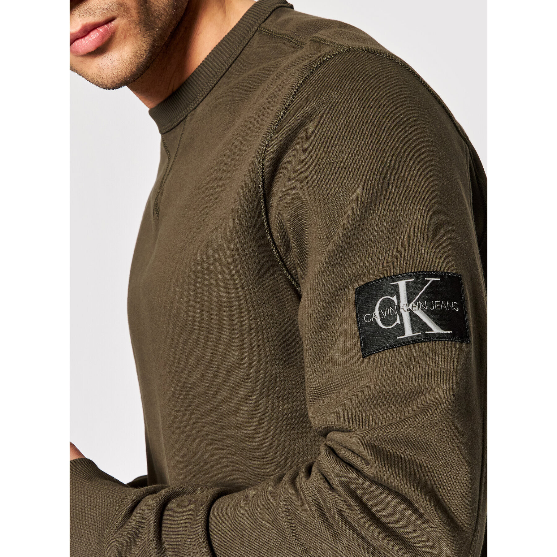 Calvin Klein Jeans Суитшърт J30J314035 Зелен Regular Fit - Pepit.bg