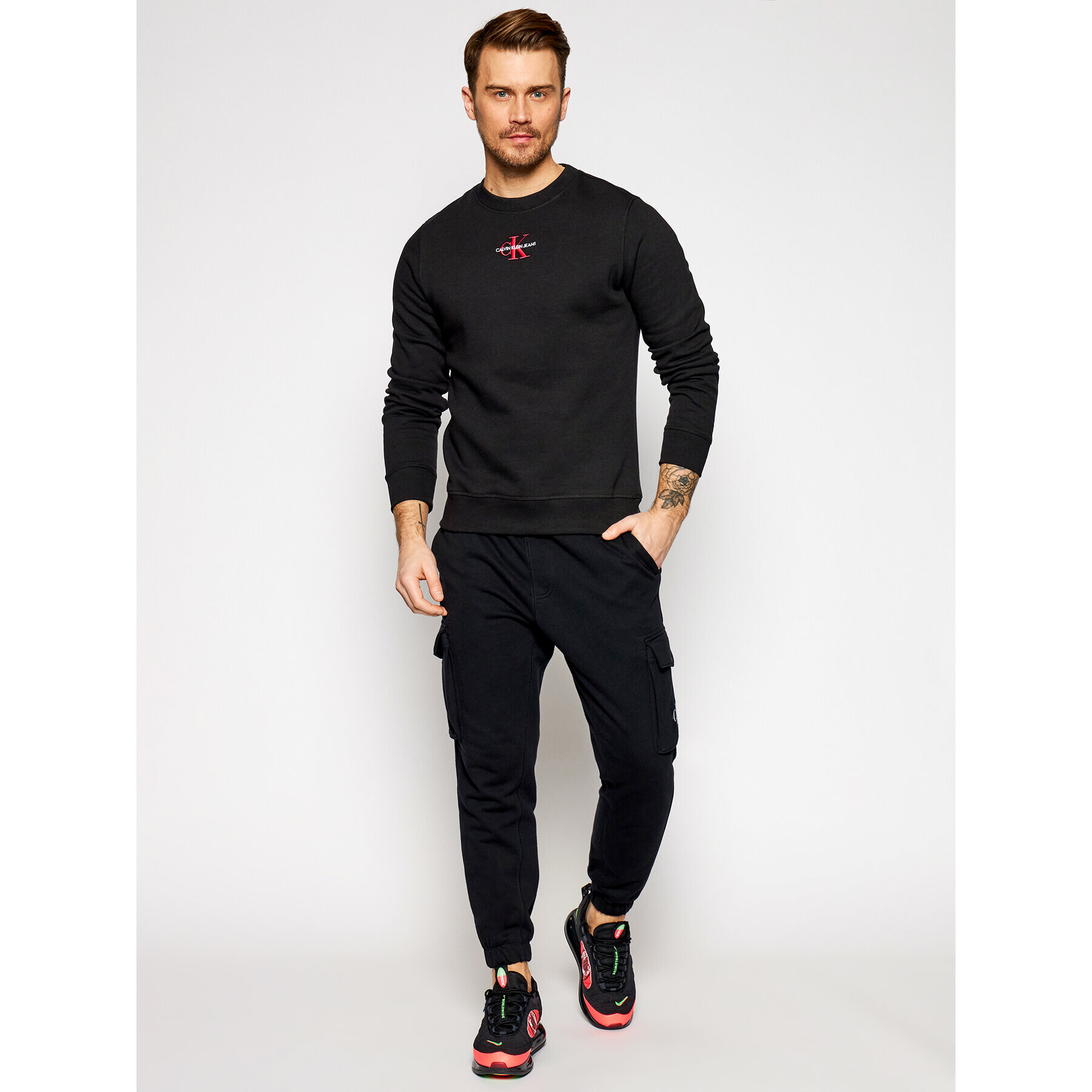 Calvin Klein Jeans Суитшърт J30J317045 Черен Regular Fit - Pepit.bg