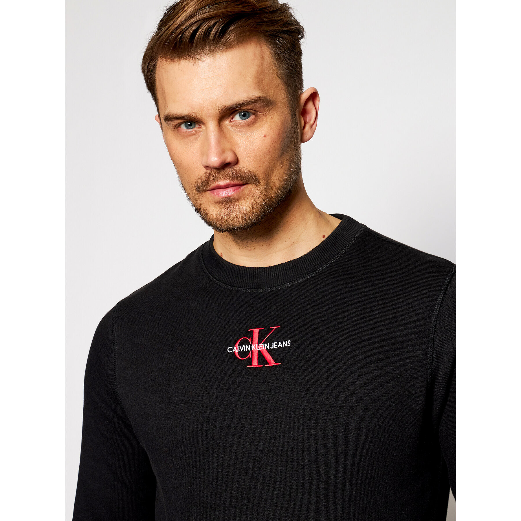Calvin Klein Jeans Суитшърт J30J317045 Черен Regular Fit - Pepit.bg