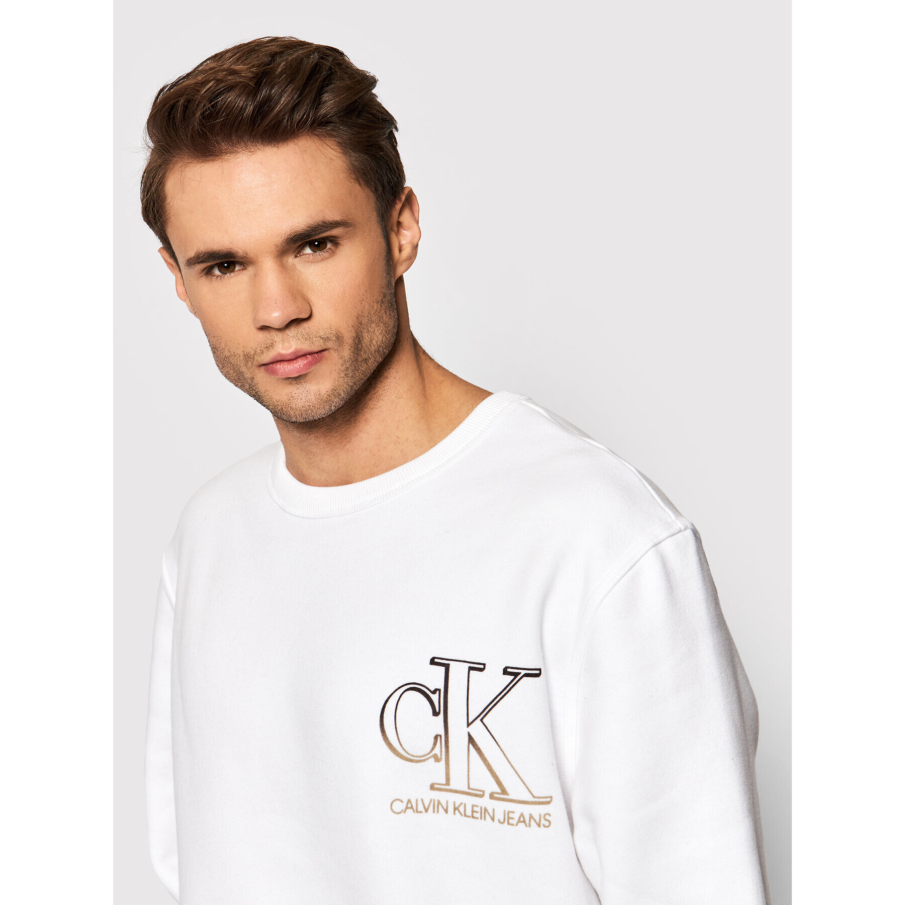 Calvin Klein Jeans Суитшърт J30J318754 Бял Relaxed Fit - Pepit.bg