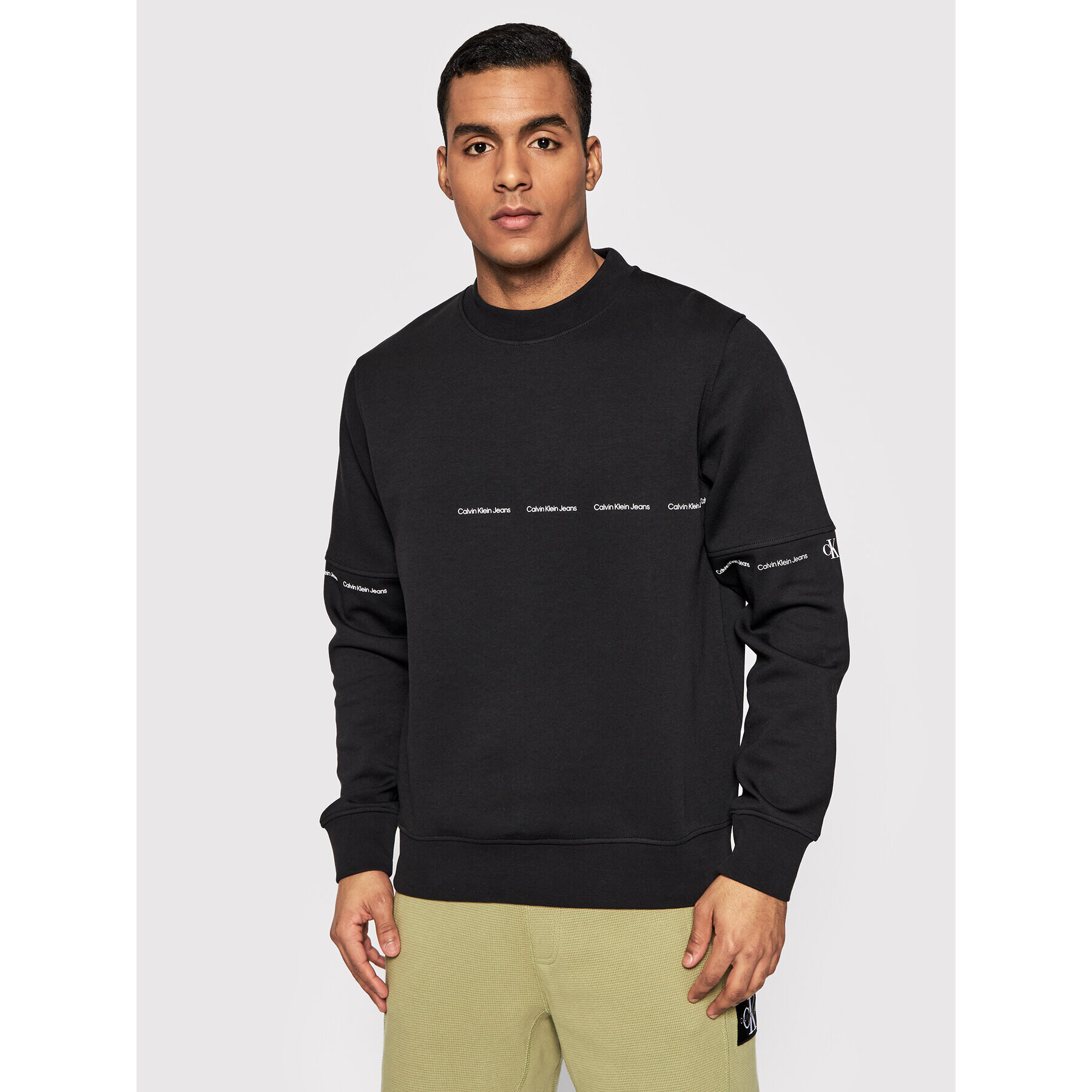 Calvin Klein Jeans Суитшърт J30J319700 Черен Regular Fit - Pepit.bg