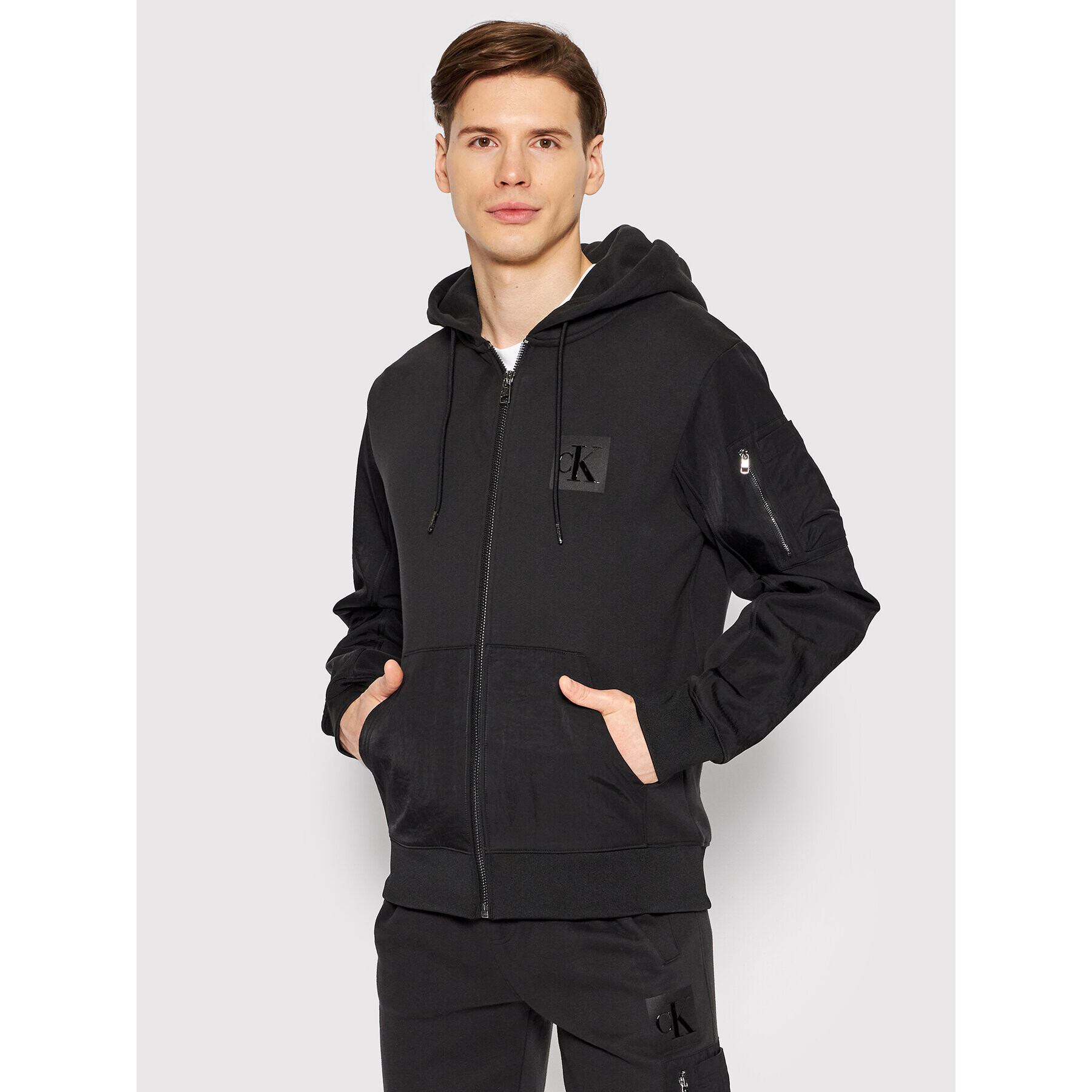 Calvin Klein Jeans Суитшърт J30J319711 Черен Regular Fit - Pepit.bg