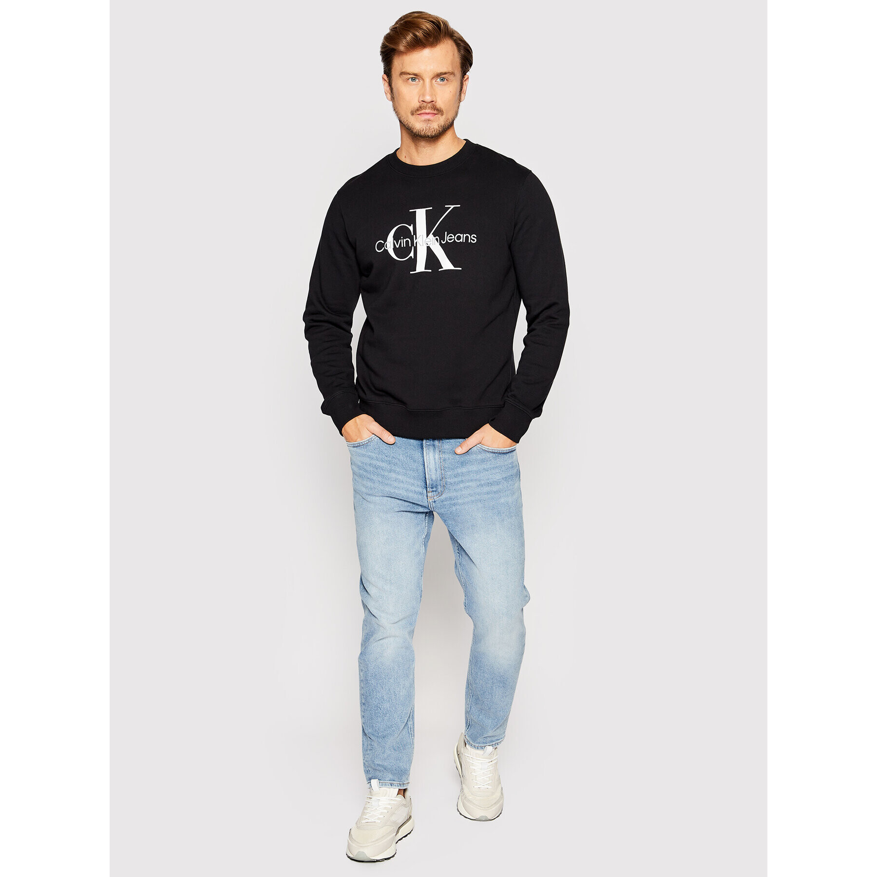 Calvin Klein Jeans Суитшърт J30J320933 Черен Regular Fit - Pepit.bg