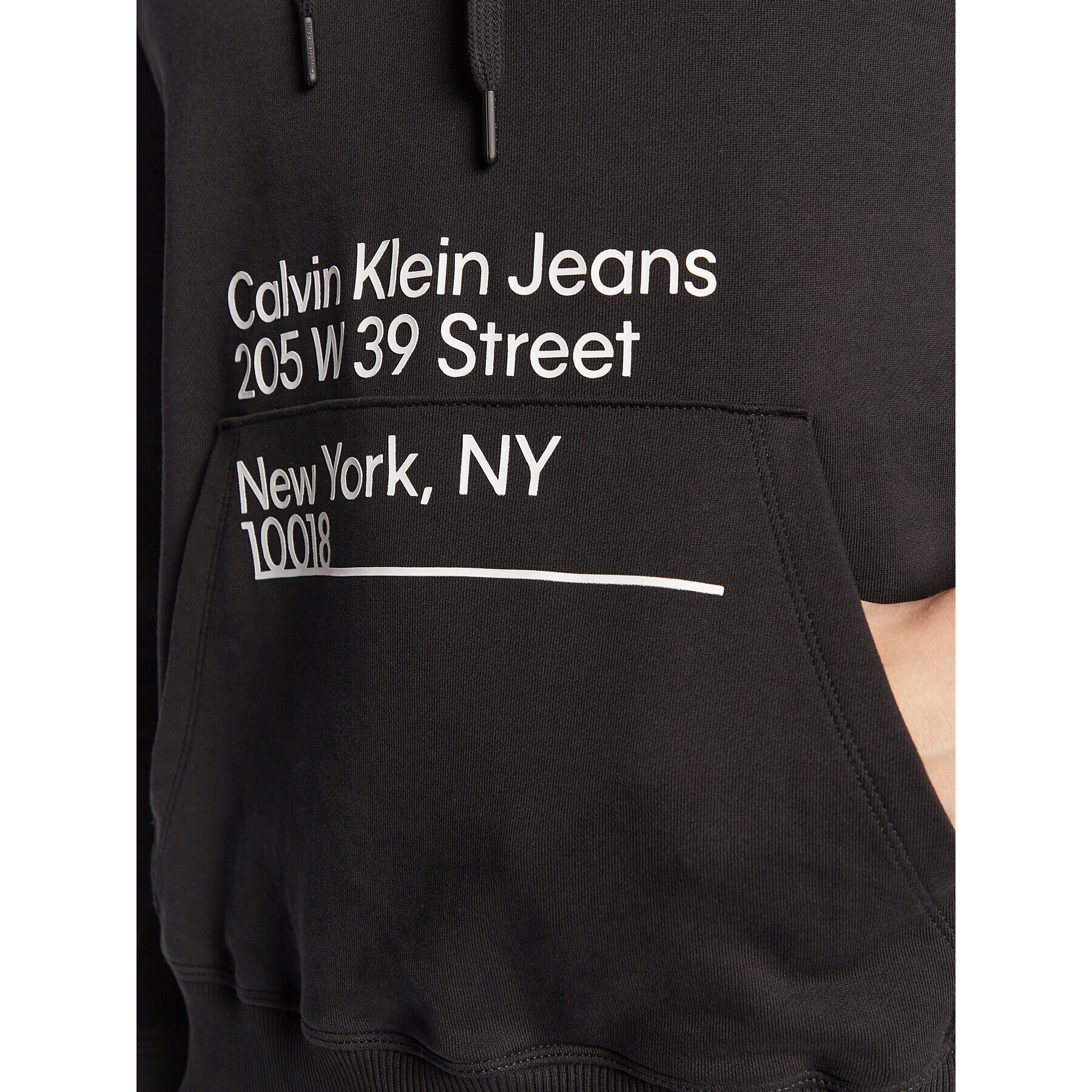 Calvin Klein Jeans Суитшърт J30J322519 Черен Regular Fit - Pepit.bg