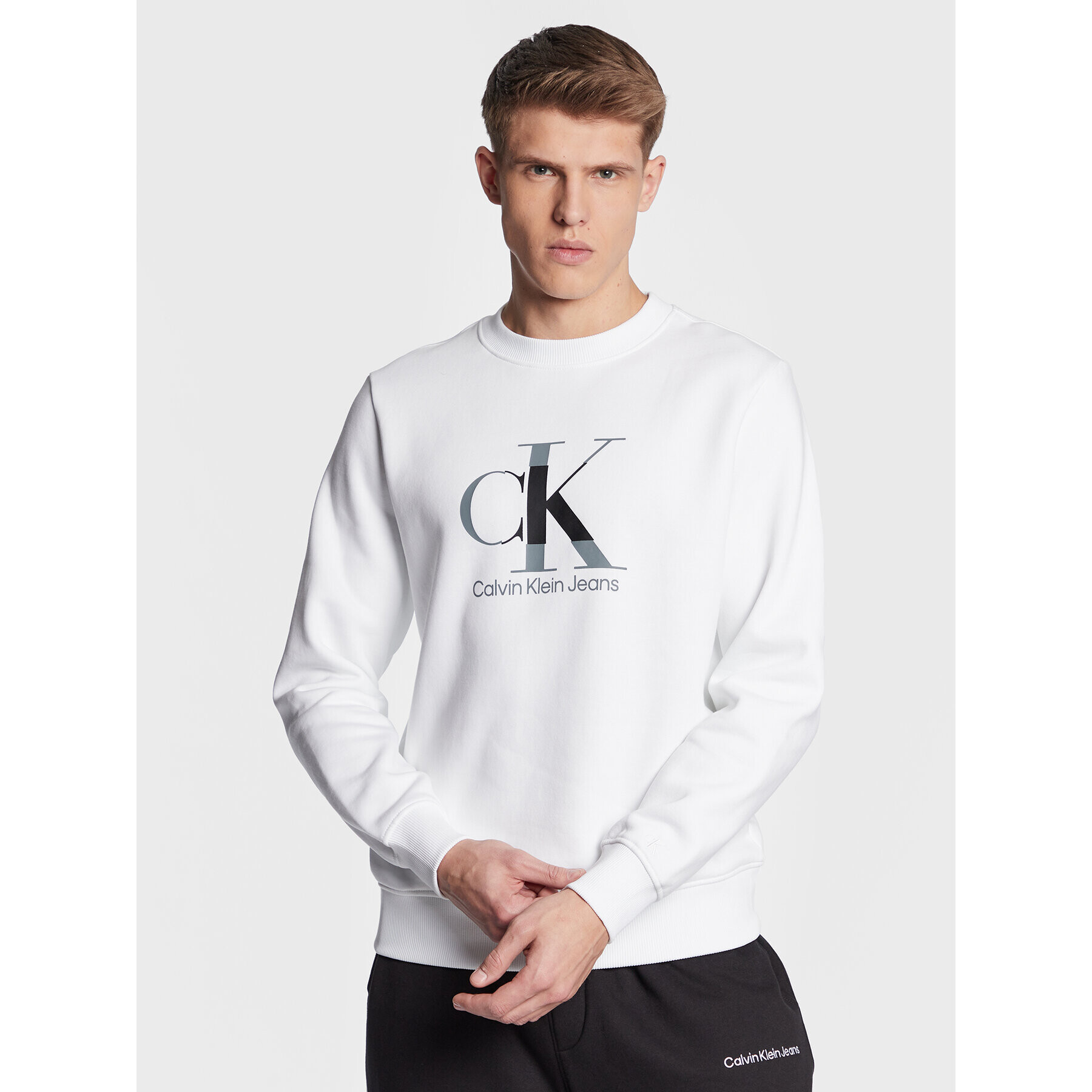 Calvin Klein Jeans Суитшърт J30J323298 Бял Regular Fit - Pepit.bg