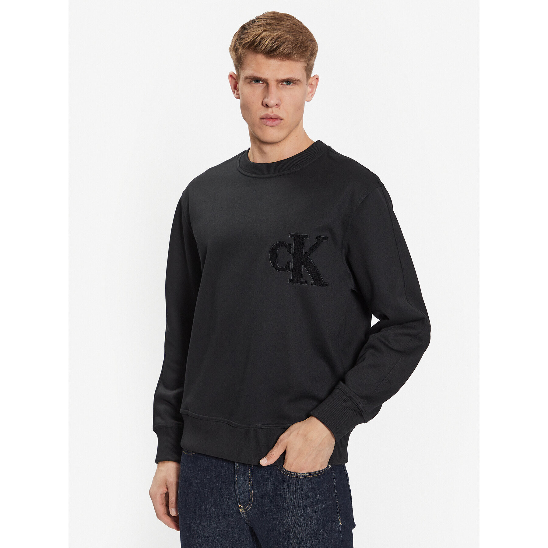 Calvin Klein Jeans Суитшърт J30J323454 Черен Regular Fit - Pepit.bg