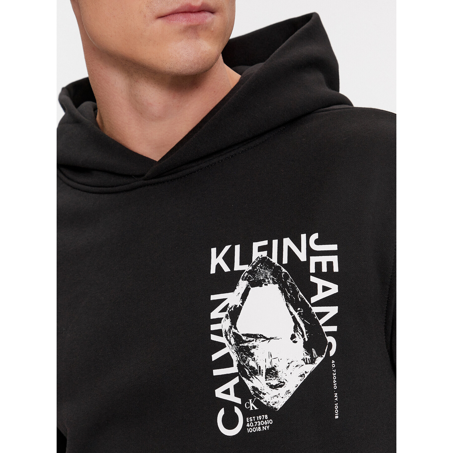 Calvin Klein Jeans Суитшърт Modern Metals Graphic J30J324626 Черен Regular Fit - Pepit.bg