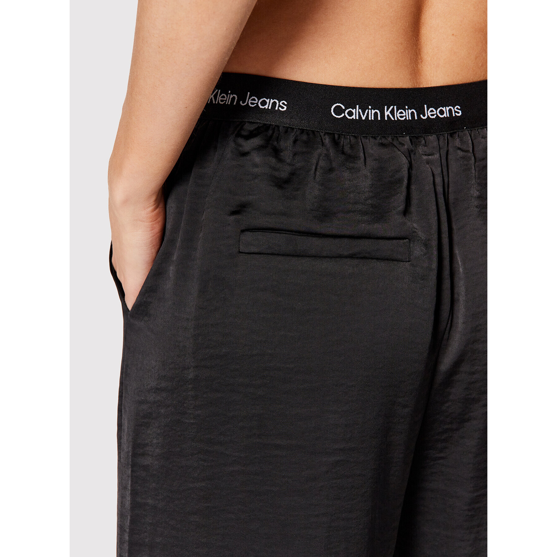 Calvin Klein Jeans Текстилни панталони J20J218978 Черен Relaxed Fit - Pepit.bg