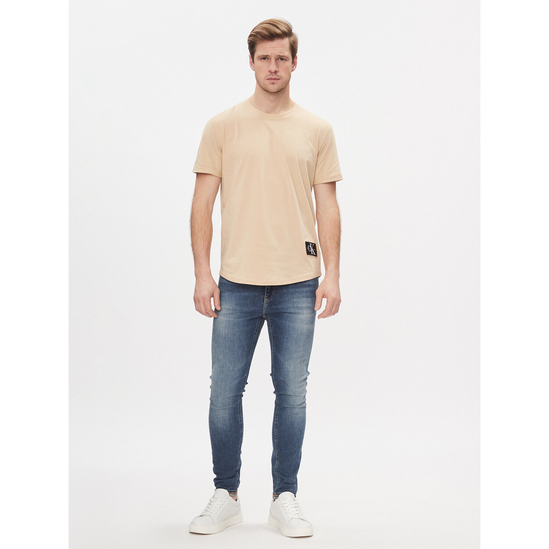 Calvin Klein Jeans Тишърт Badge Turn Up Sleeve J30J323482 Бежов Regular Fit - Pepit.bg