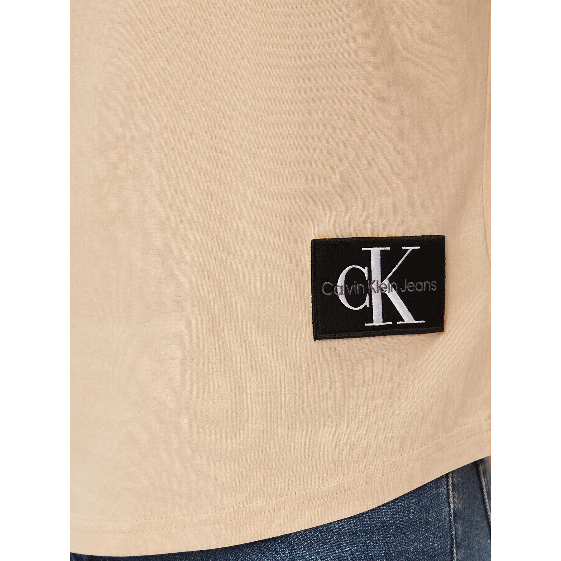 Calvin Klein Jeans Тишърт Badge Turn Up Sleeve J30J323482 Бежов Regular Fit - Pepit.bg