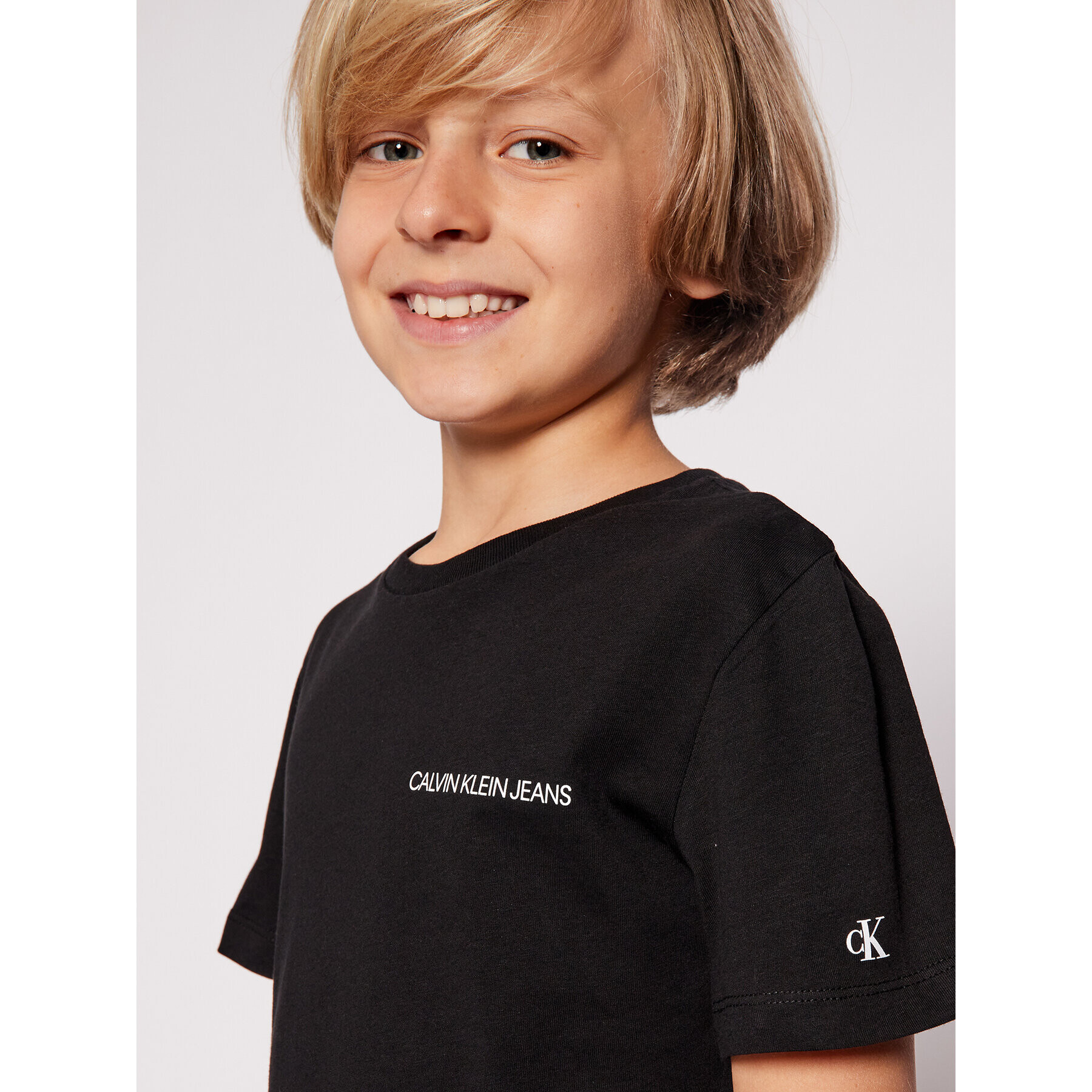 Calvin Klein Jeans Тишърт Chest Logo IB0IB00456 Черен Regular Fit - Pepit.bg