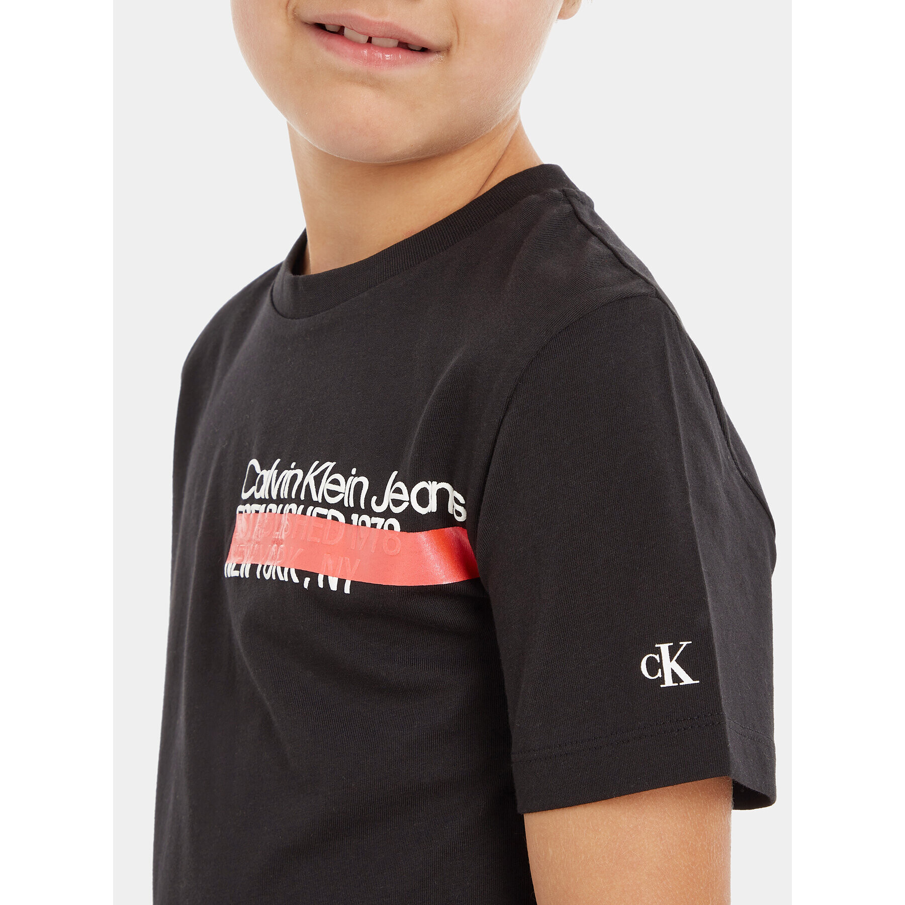 Calvin Klein Jeans Тишърт Hero Mini Logo IB0IB01697 Черен Regular Fit - Pepit.bg
