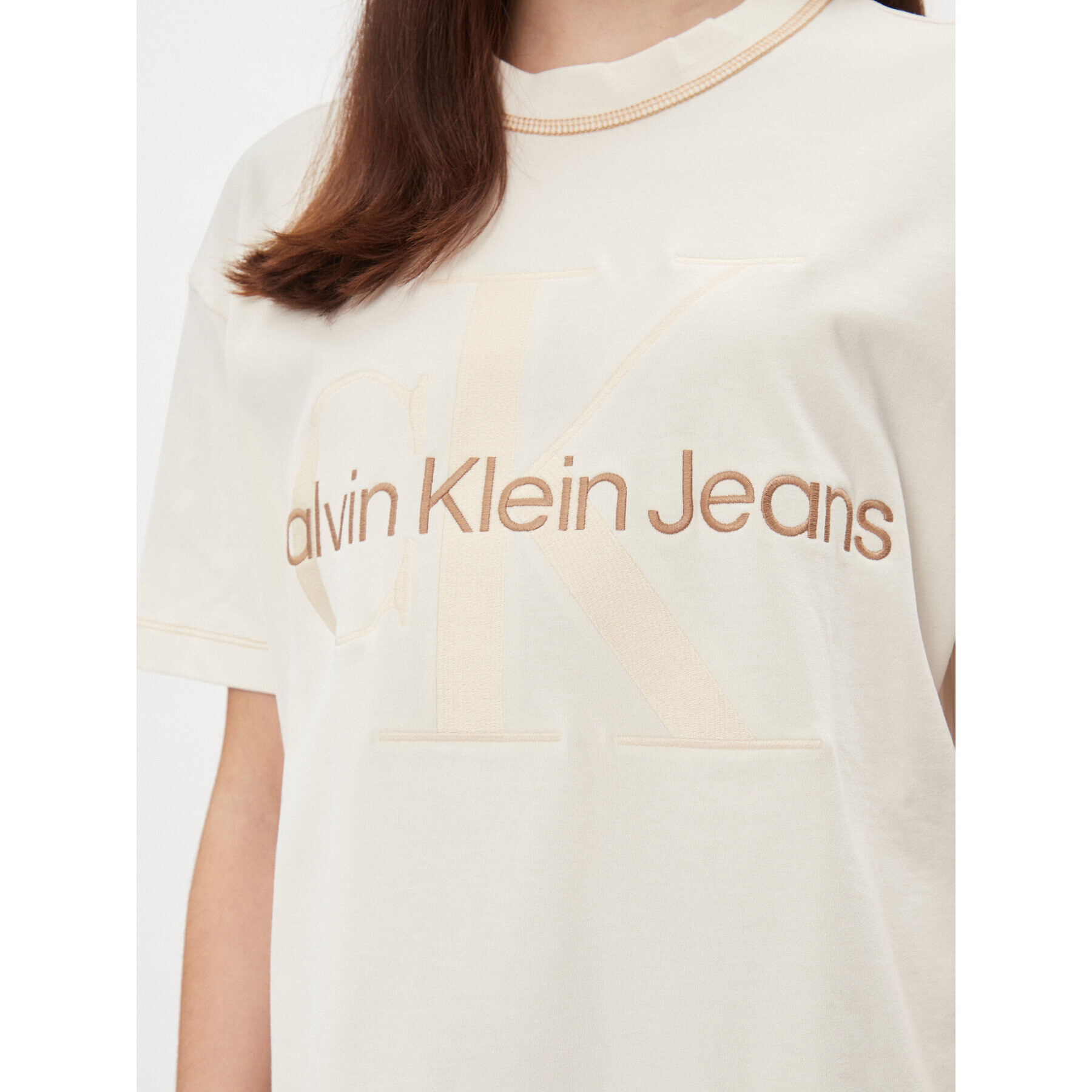 Calvin Klein Jeans Тишърт Hero Monologo J20J222974 Екрю Boyfriend Fit - Pepit.bg