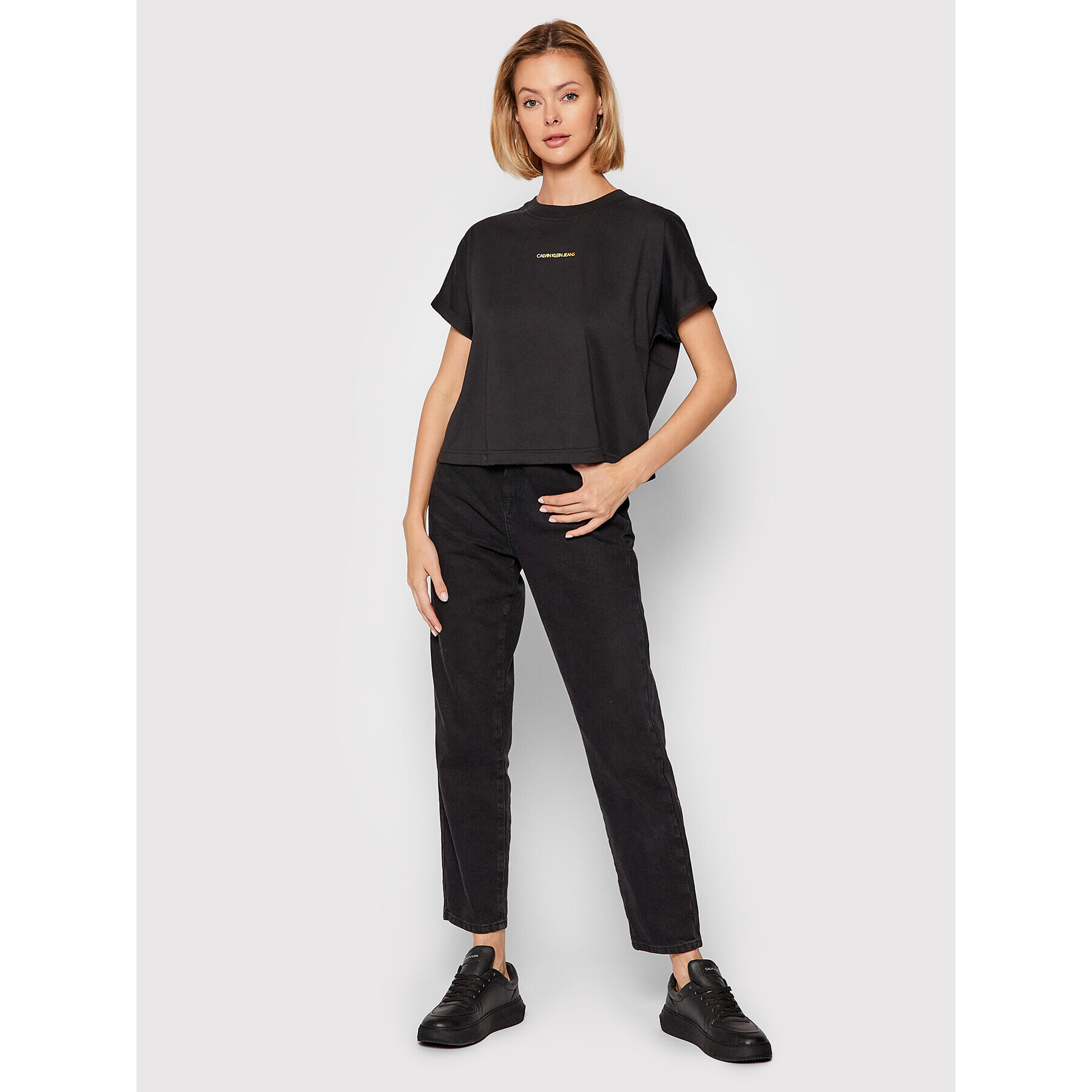 Calvin Klein Jeans Тишърт J20J216247 Черен Oversize - Pepit.bg