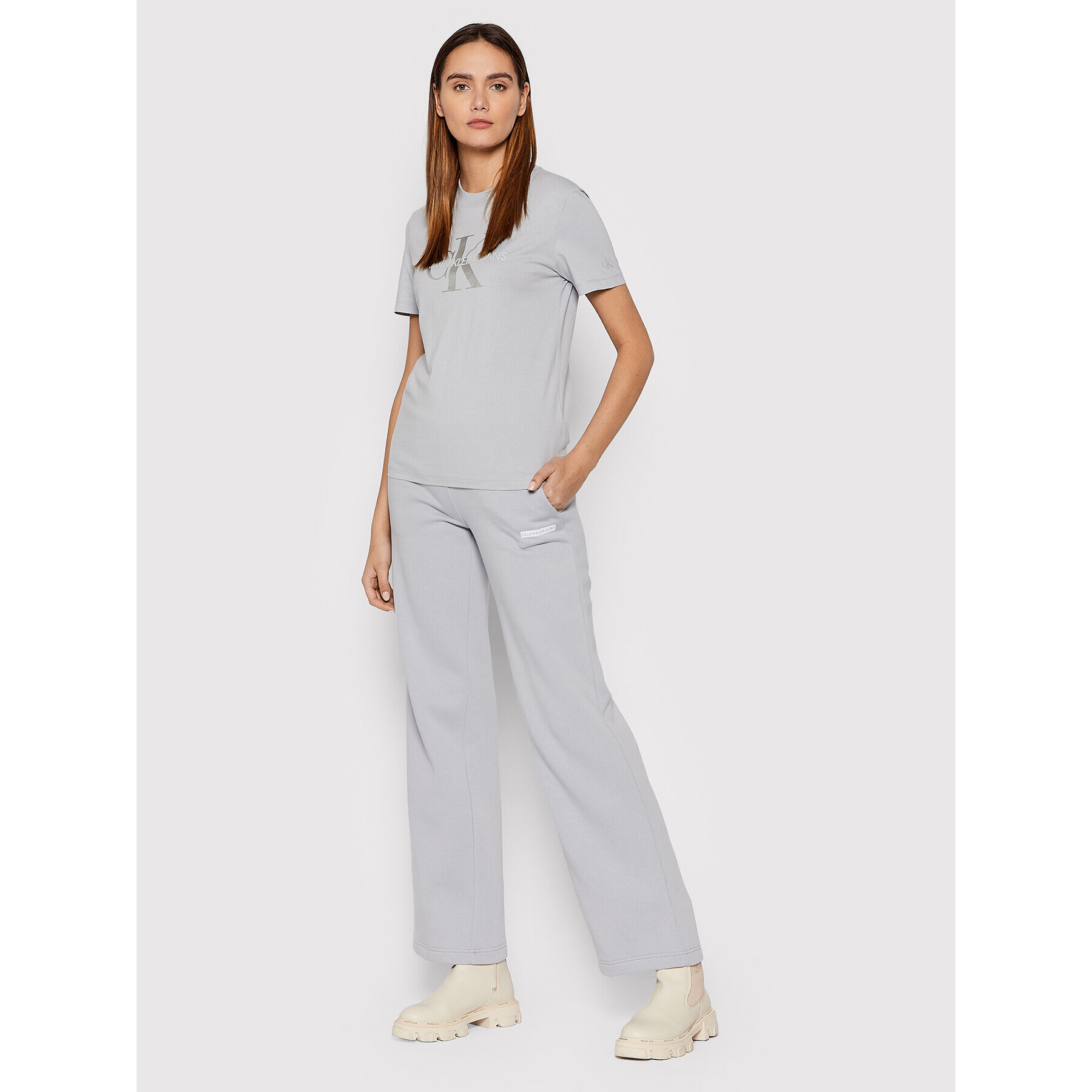 Calvin Klein Jeans Тишърт J20J216808 Сив Regular Fit - Pepit.bg