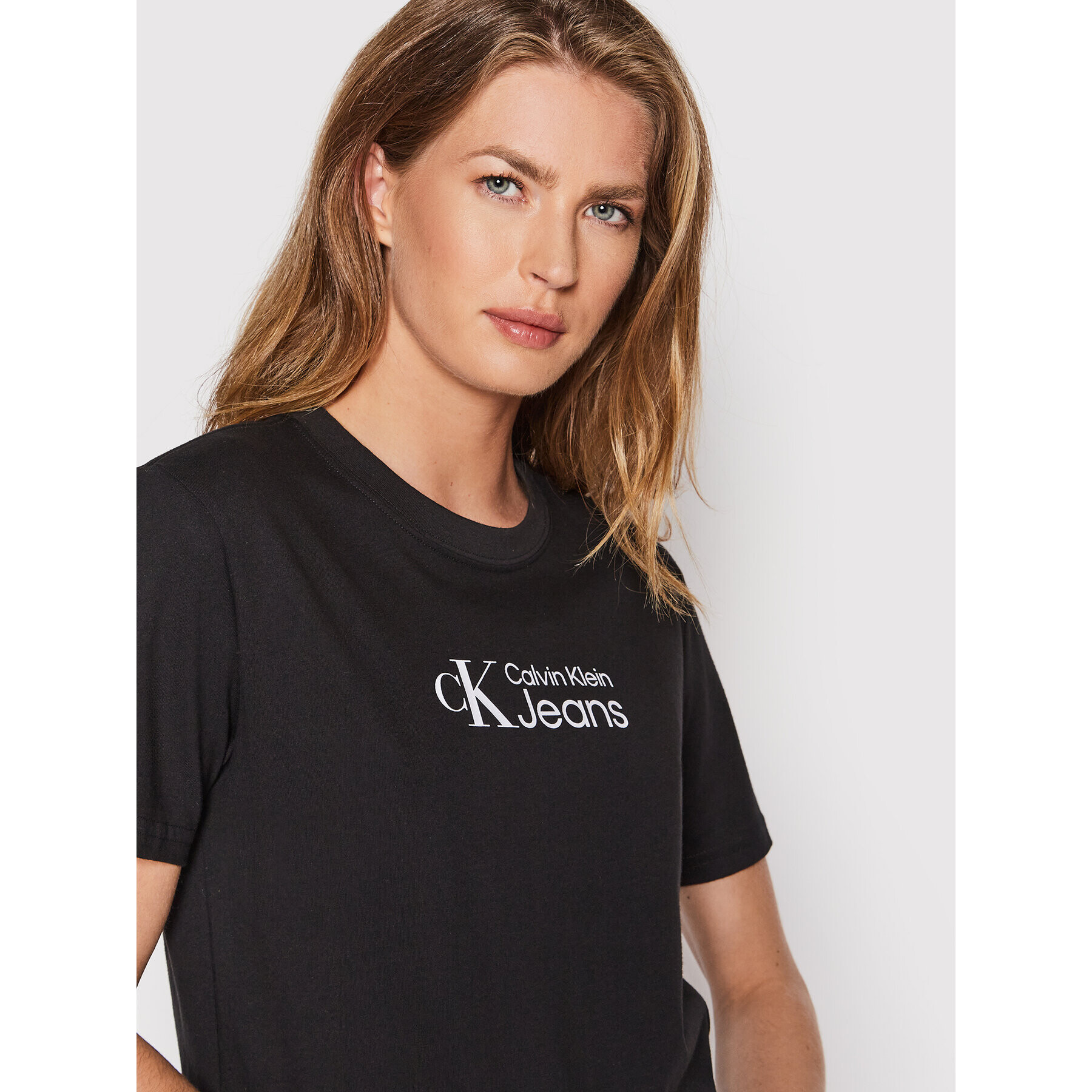 Calvin Klein Jeans Тишърт J20J218201 Черен Relaxed Fit - Pepit.bg