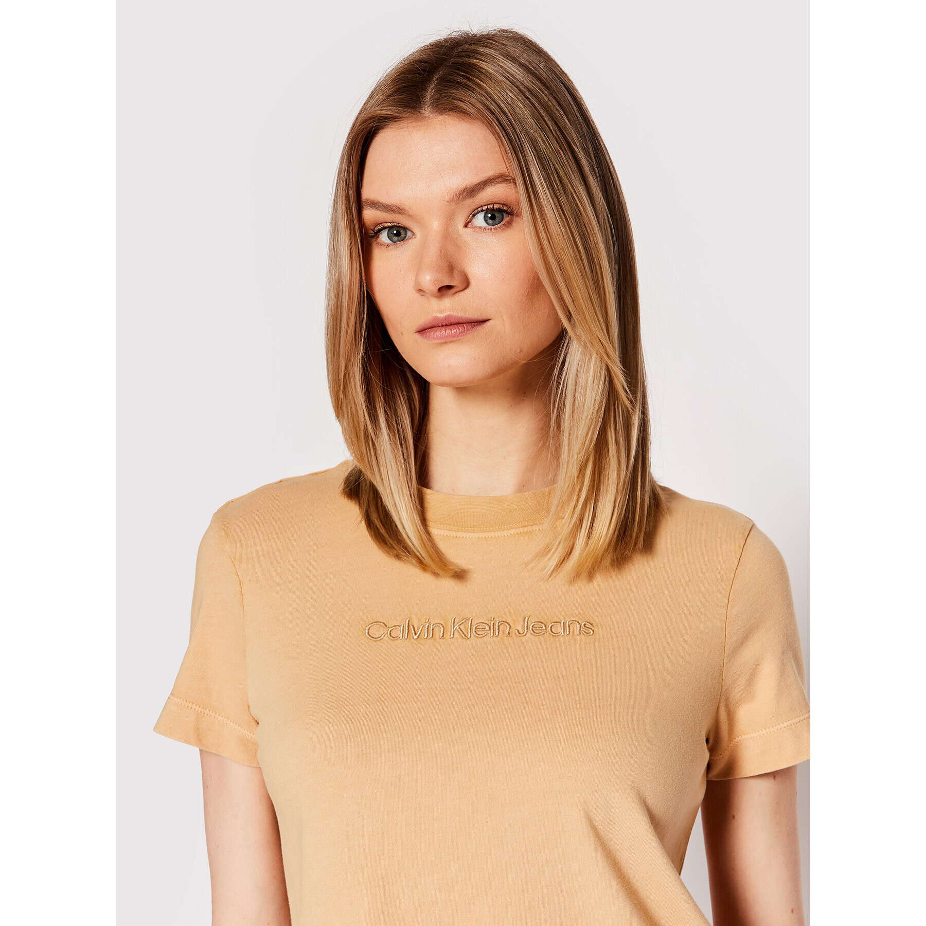Calvin Klein Jeans Тишърт J20J218251 Бежов Regular Fit - Pepit.bg