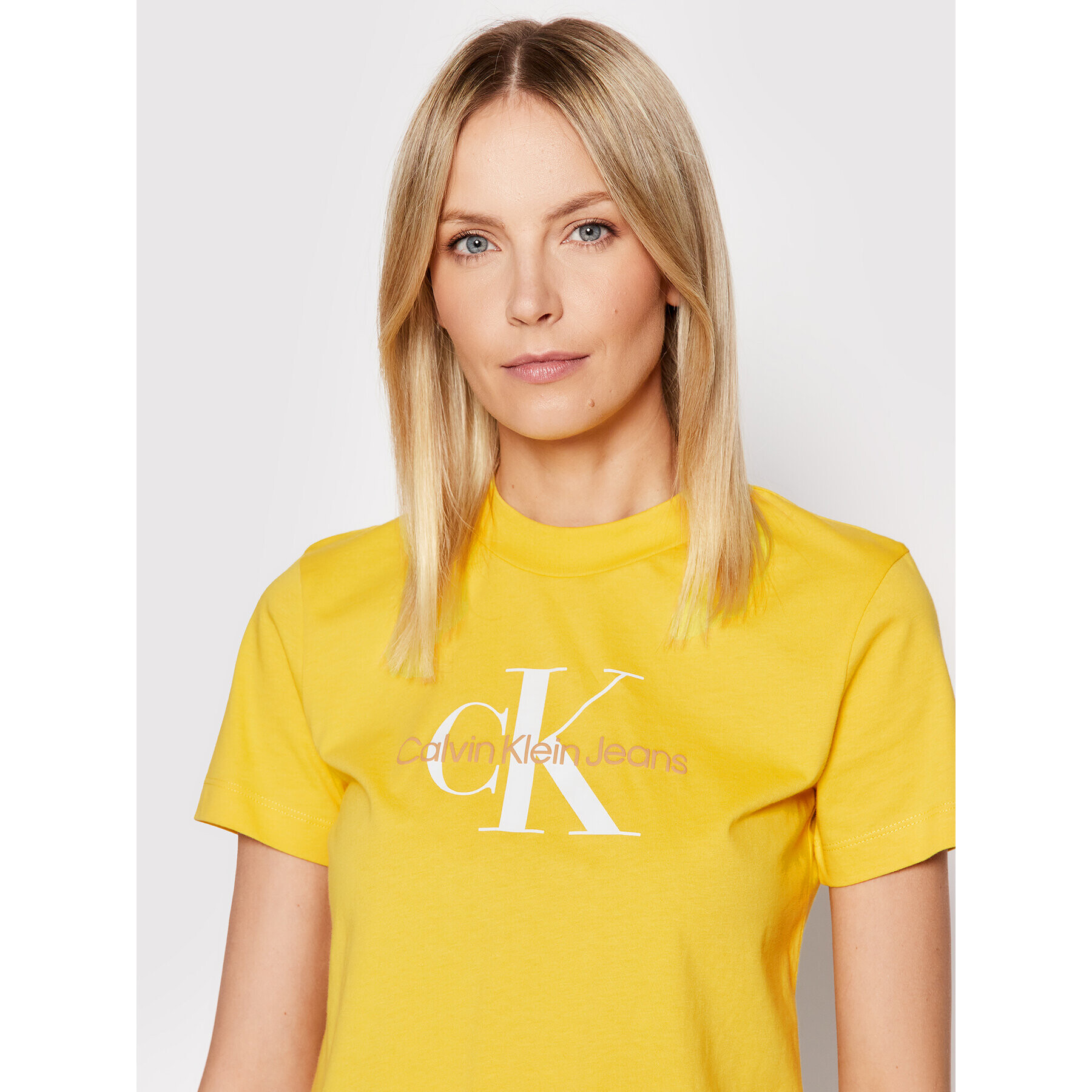 Calvin Klein Jeans Тишърт J20J218852 Жълт Slim Fit - Pepit.bg