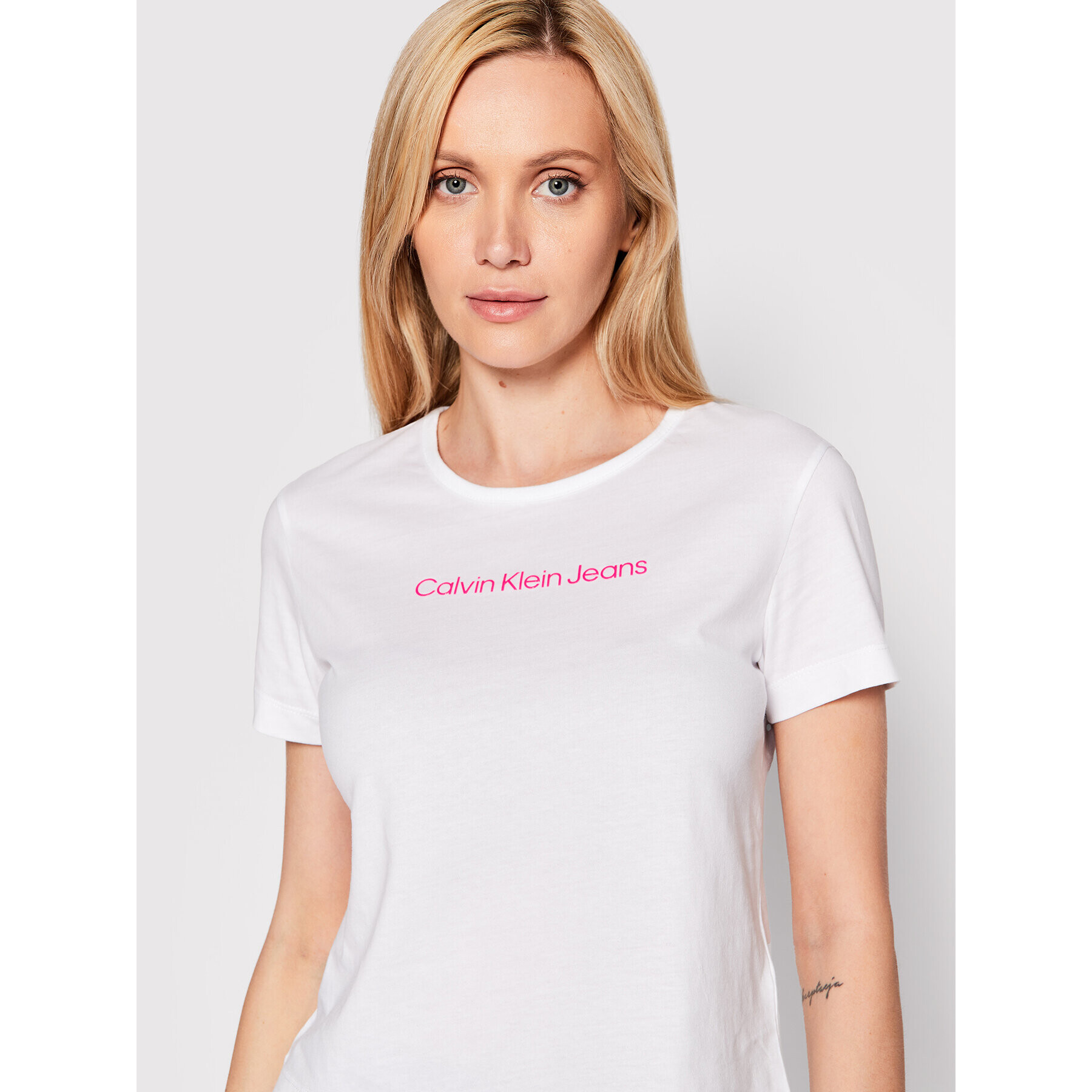 Calvin Klein Jeans Тишърт J20J219003 Бял Regular Fit - Pepit.bg