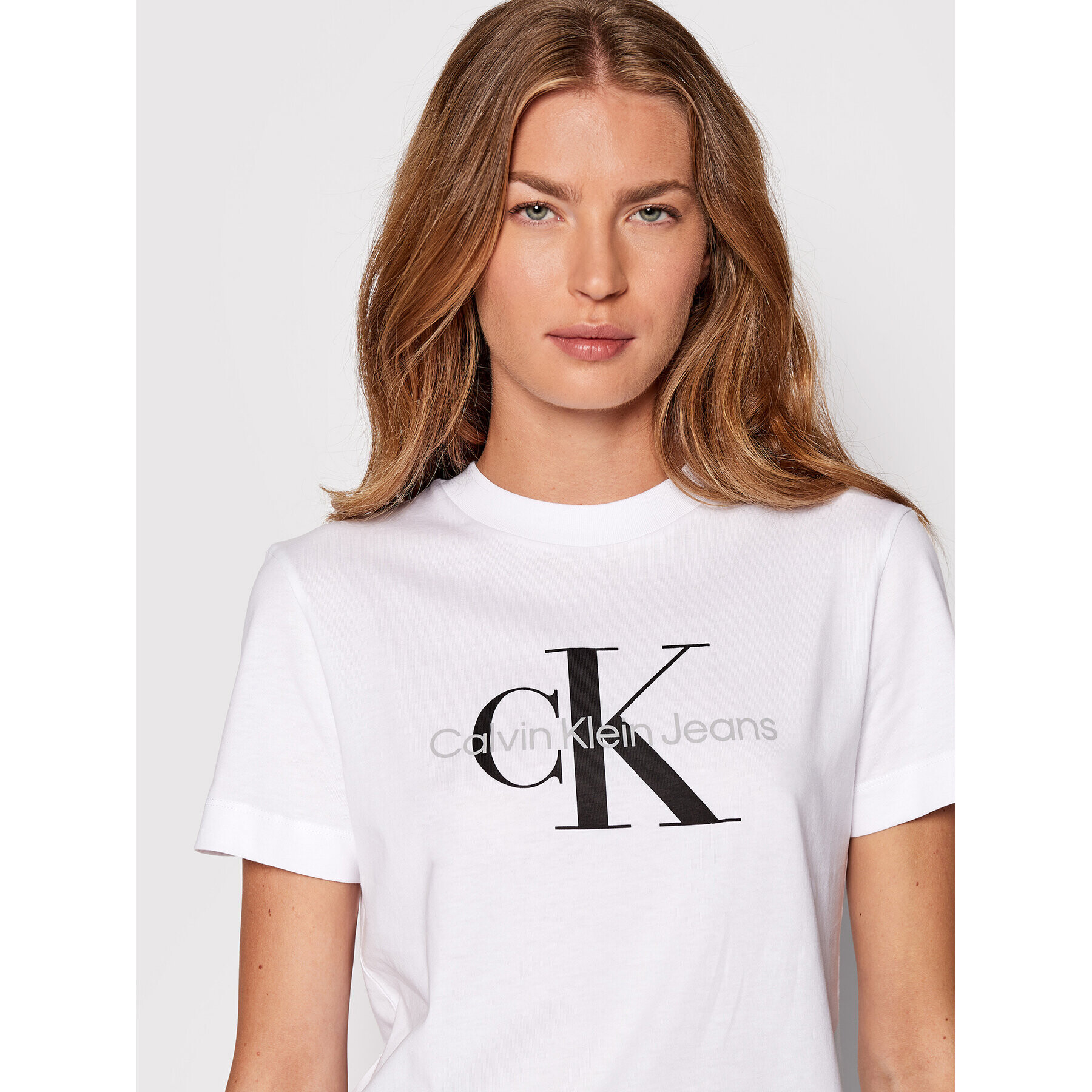 Calvin Klein Jeans Тишърт J20J219142 Бял Regular Fit - Pepit.bg