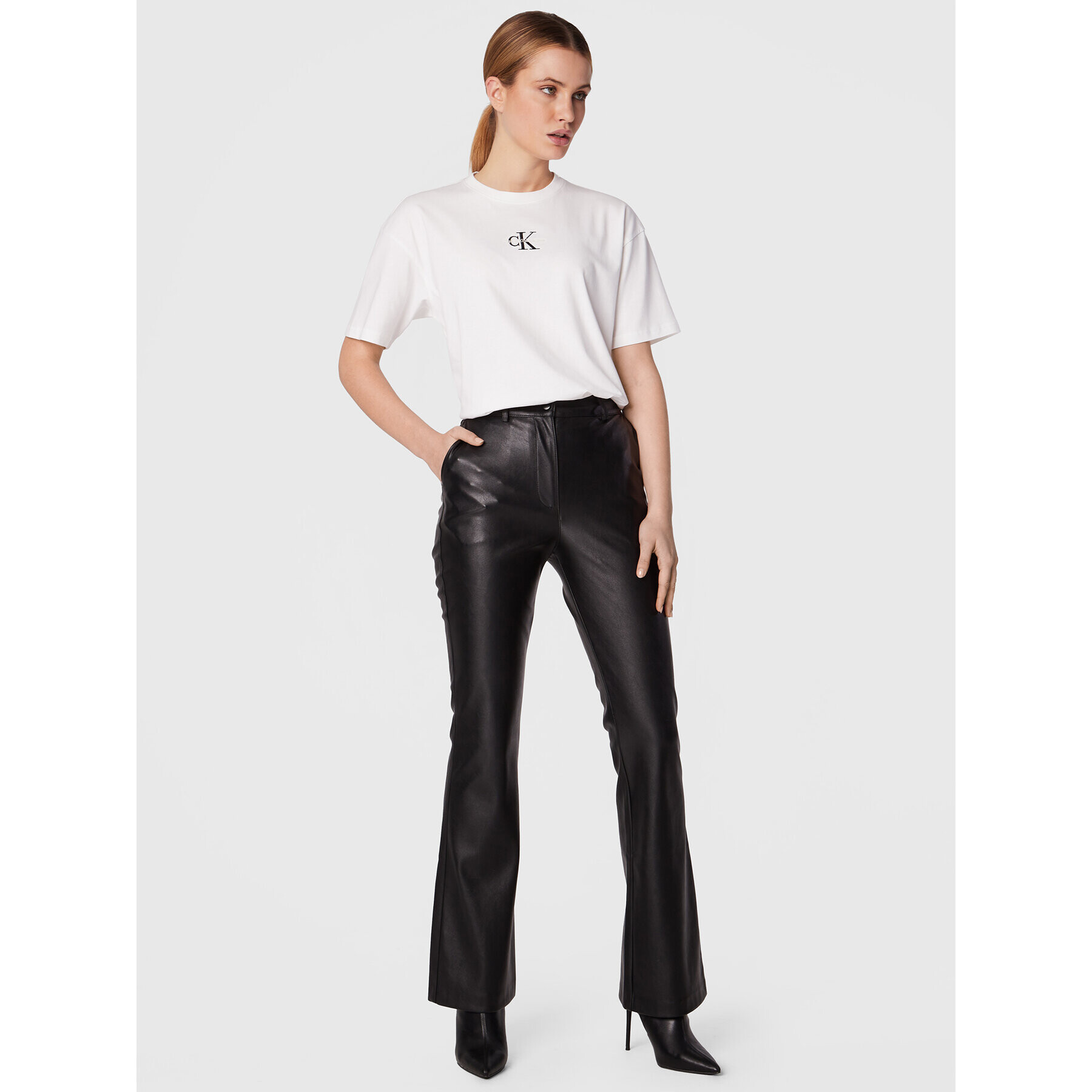 Calvin Klein Jeans Тишърт J20J219887 Бял Regular Fit - Pepit.bg