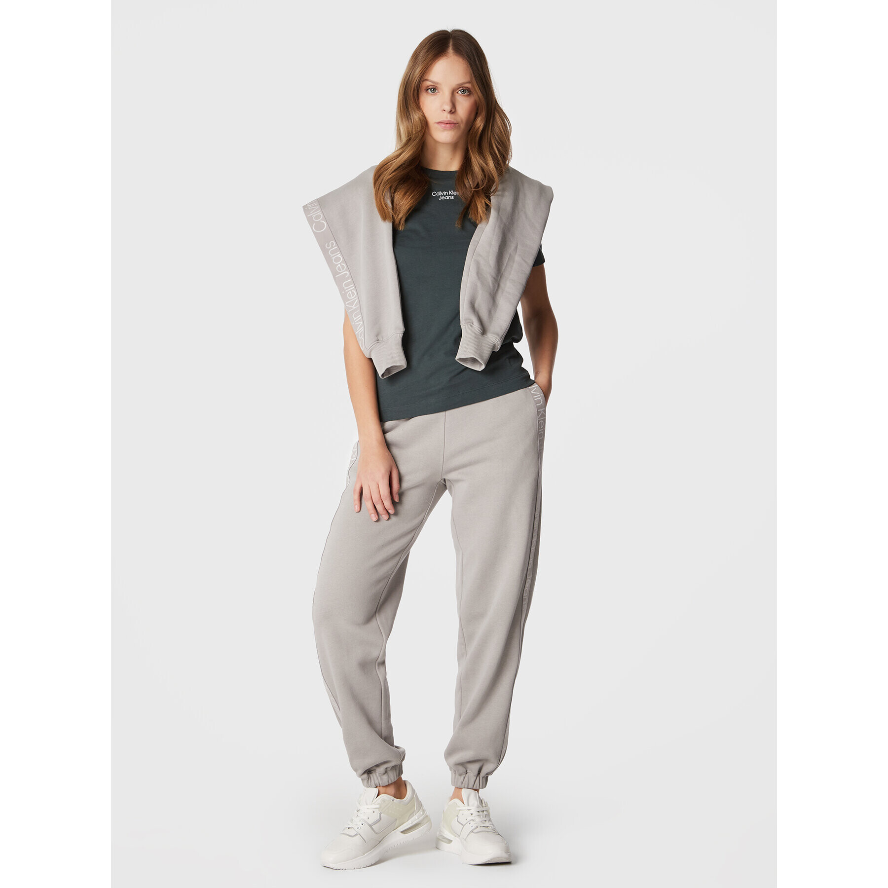 Calvin Klein Jeans Тишърт J20J219889 Зелен Regular Fit - Pepit.bg