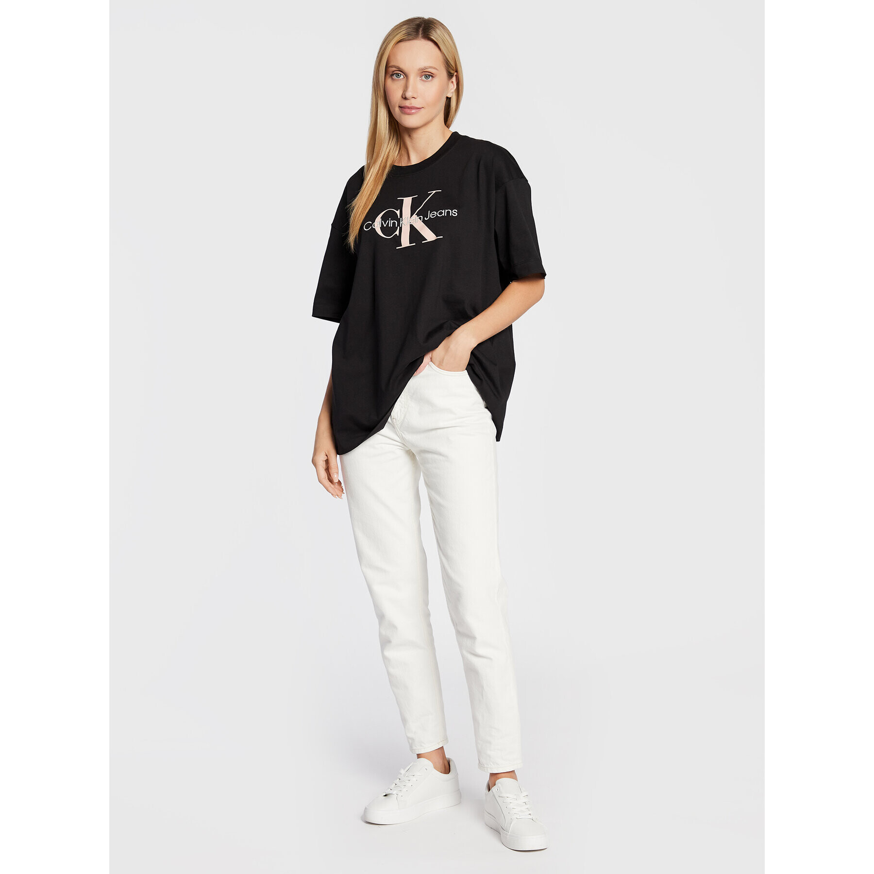 Calvin Klein Jeans Тишърт J20J219948 Черен Relaxed Fit - Pepit.bg