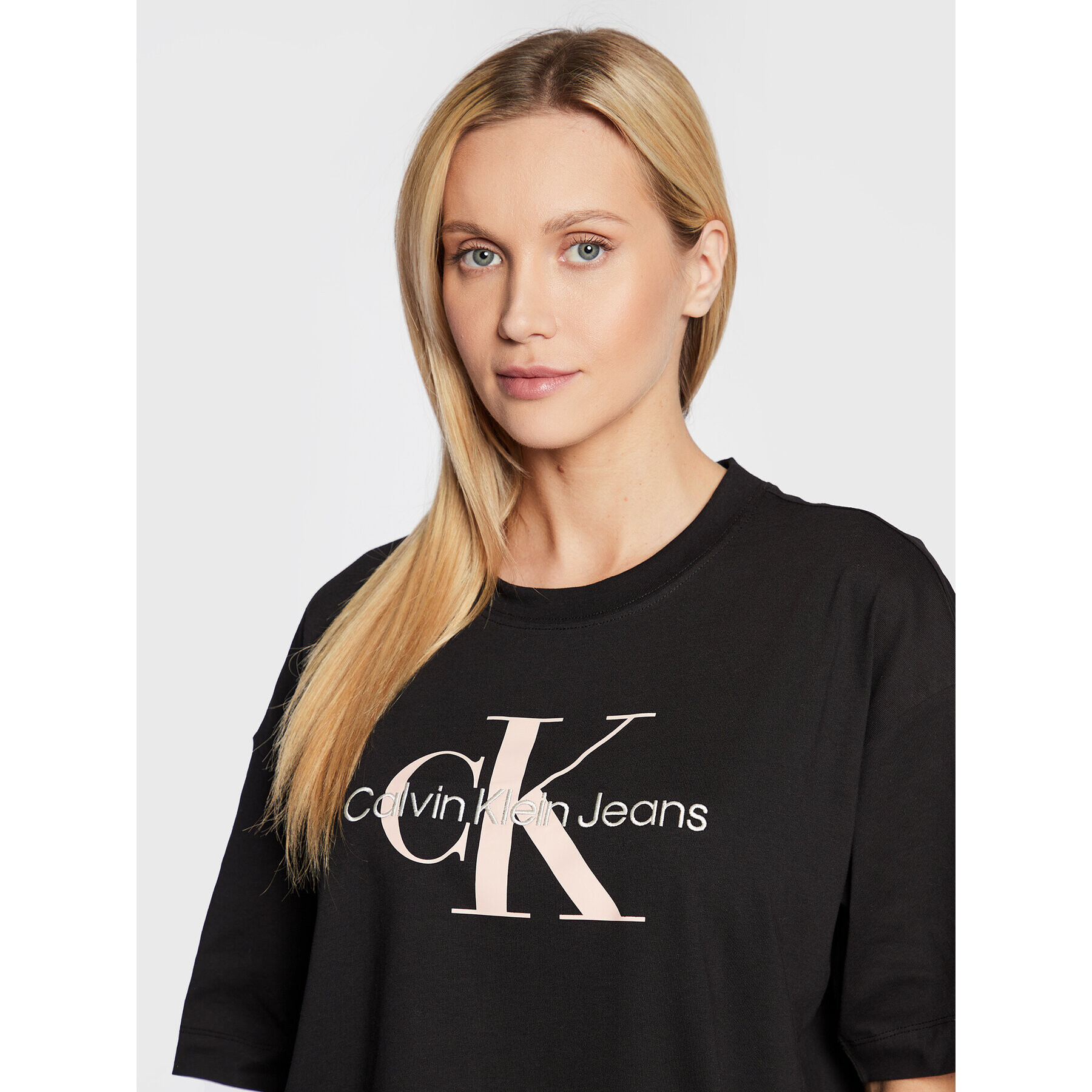Calvin Klein Jeans Тишърт J20J219948 Черен Relaxed Fit - Pepit.bg