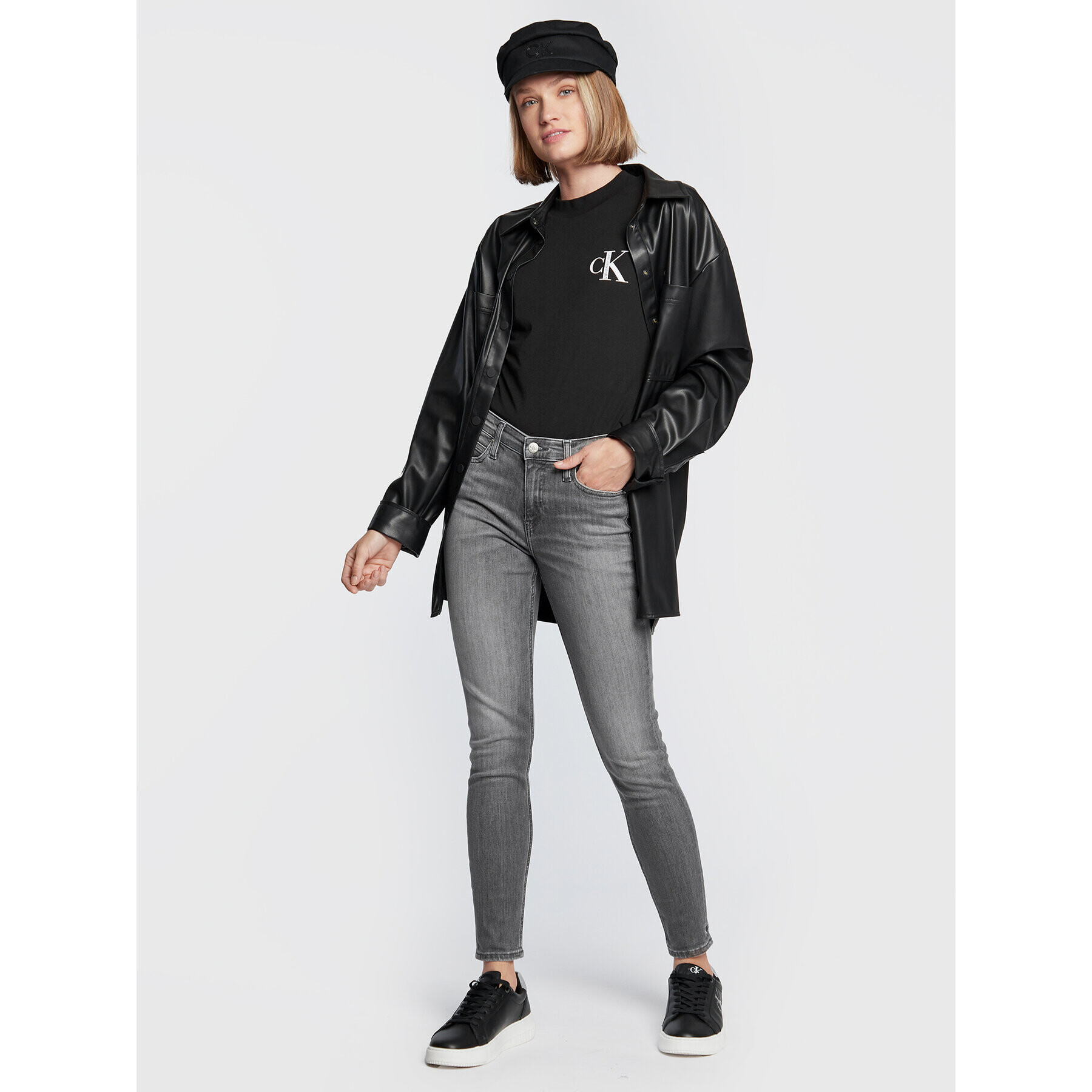Calvin Klein Jeans Тишърт J20J220478 Черен Regular Fit - Pepit.bg
