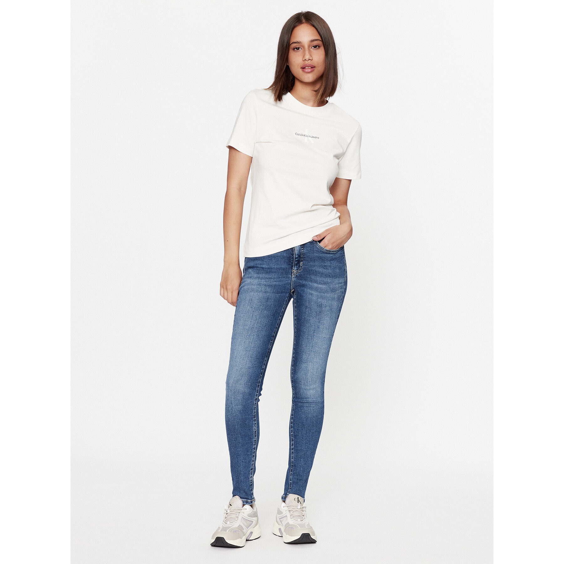 Calvin Klein Jeans Тишърт J20J221426 Екрю Regular Fit - Pepit.bg