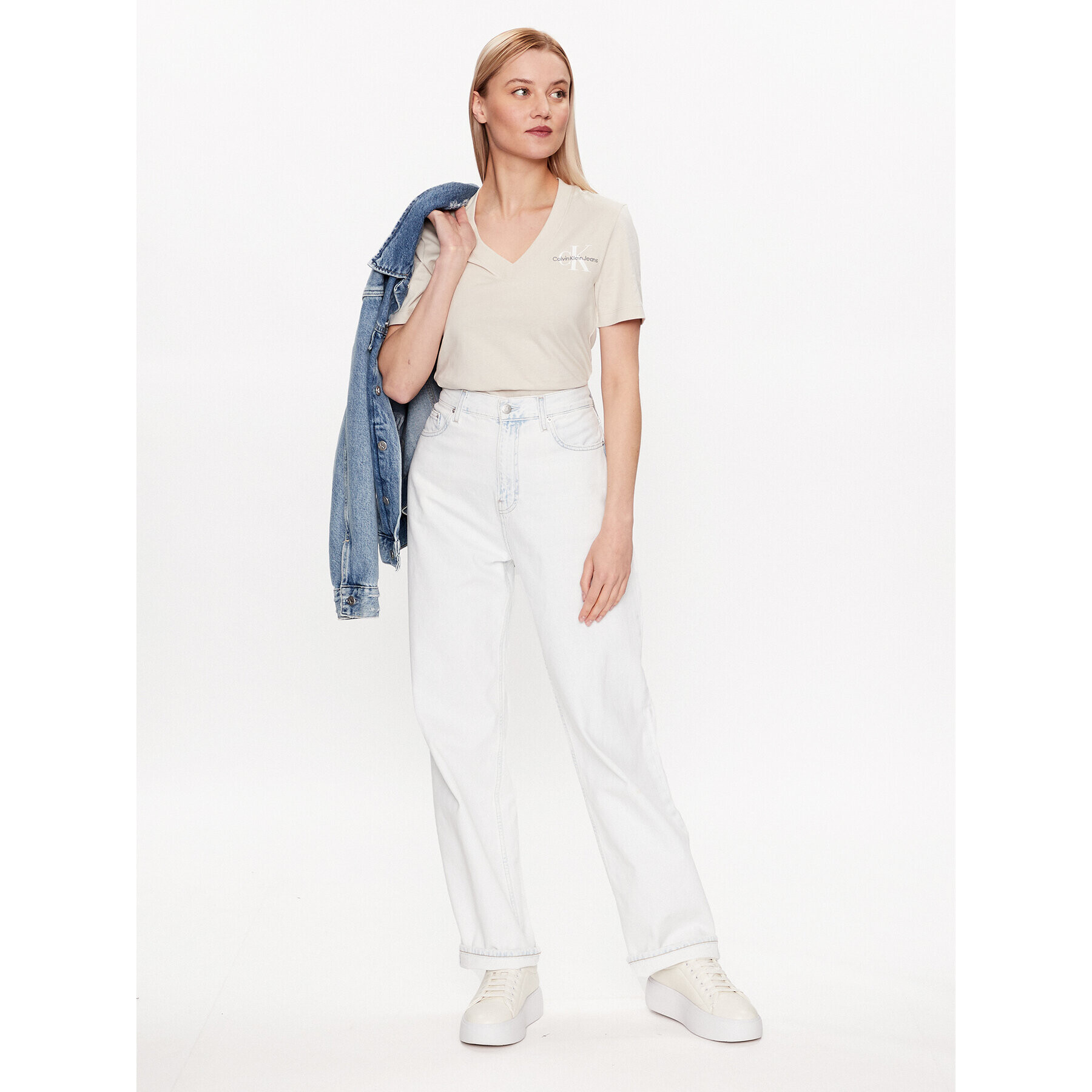 Calvin Klein Jeans Тишърт J20J221429 Бежов Regular Fit - Pepit.bg
