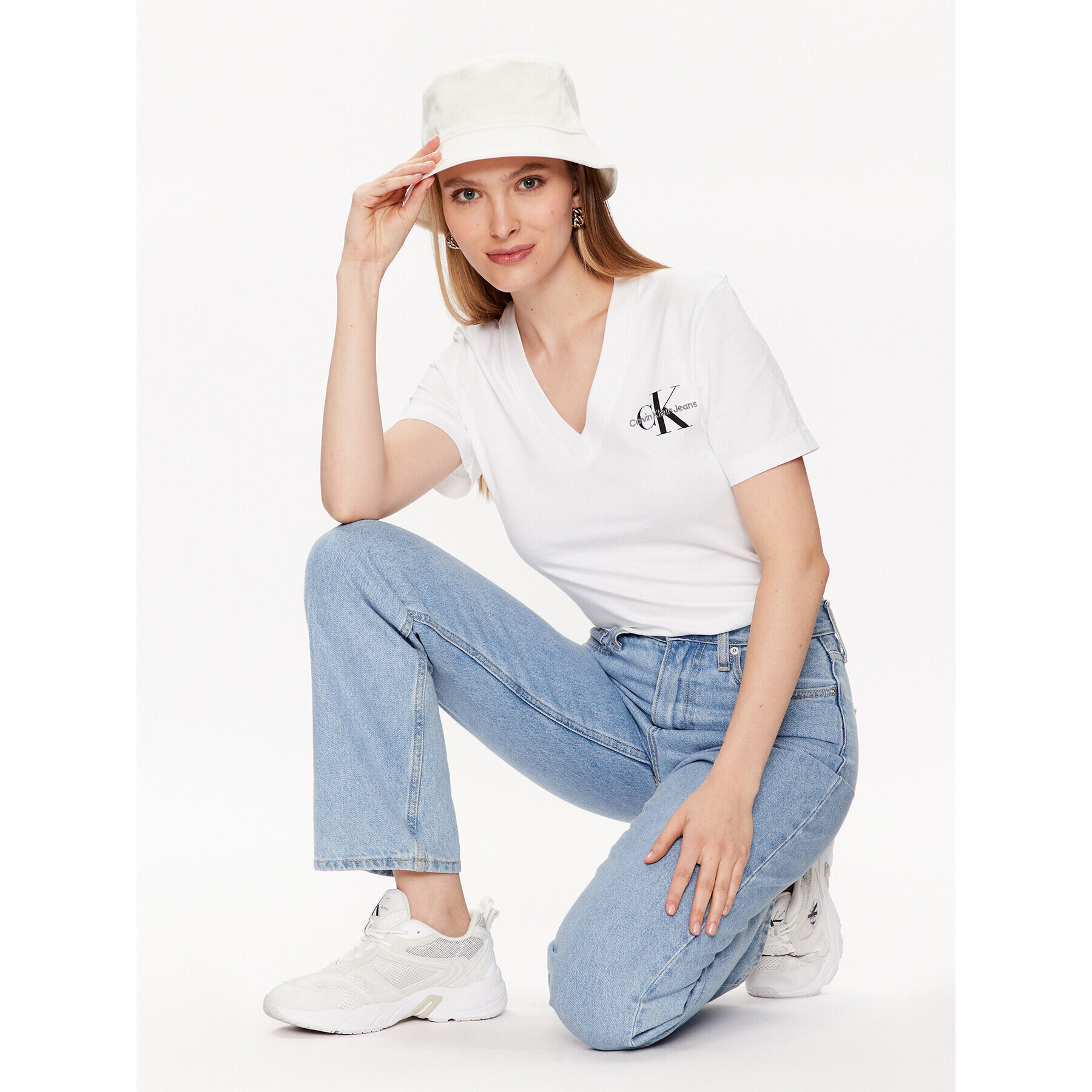 Calvin Klein Jeans Тишърт J20J221429 Бял Regular Fit - Pepit.bg