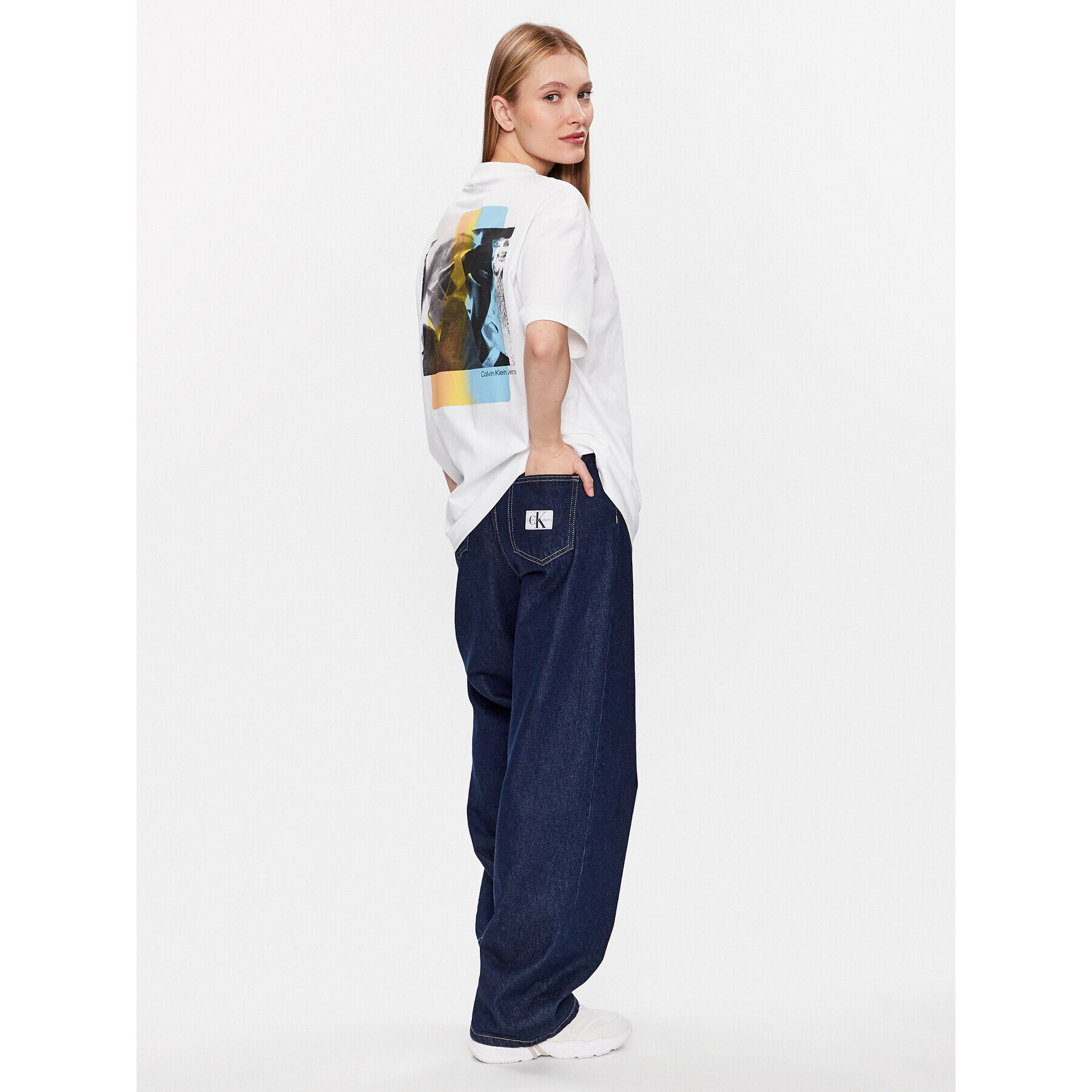 Calvin Klein Jeans Тишърт J20J221629 Бял Regular Fit - Pepit.bg