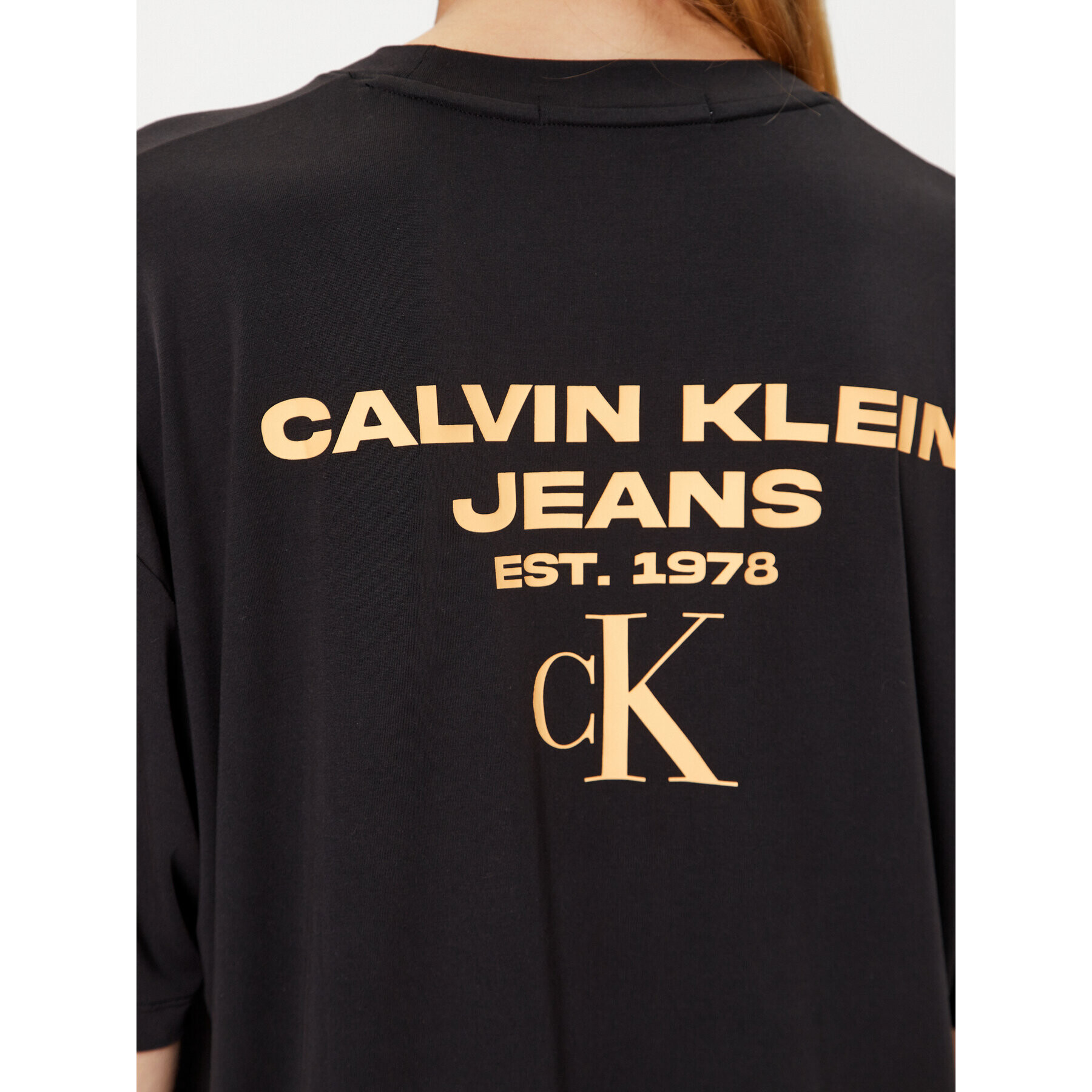 Calvin Klein Jeans Тишърт J20J221733 Черен Relaxed Fit - Pepit.bg