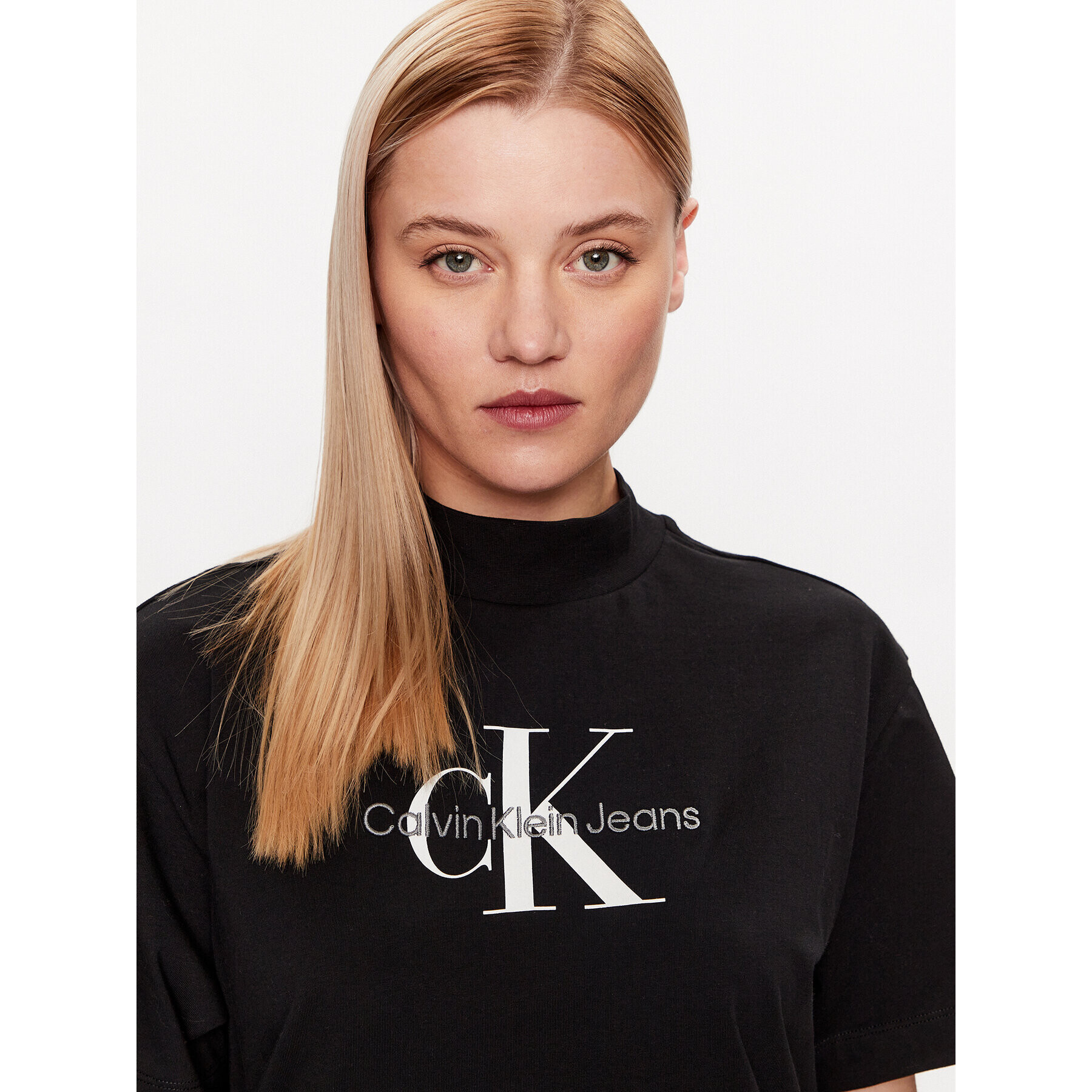 Calvin Klein Jeans Тишърт J20J222130 Черен Regular Fit - Pepit.bg