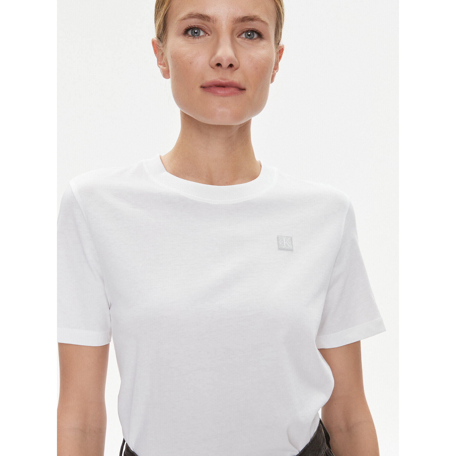 Calvin Klein Jeans Тишърт J20J223226 Бял Regular Fit - Pepit.bg